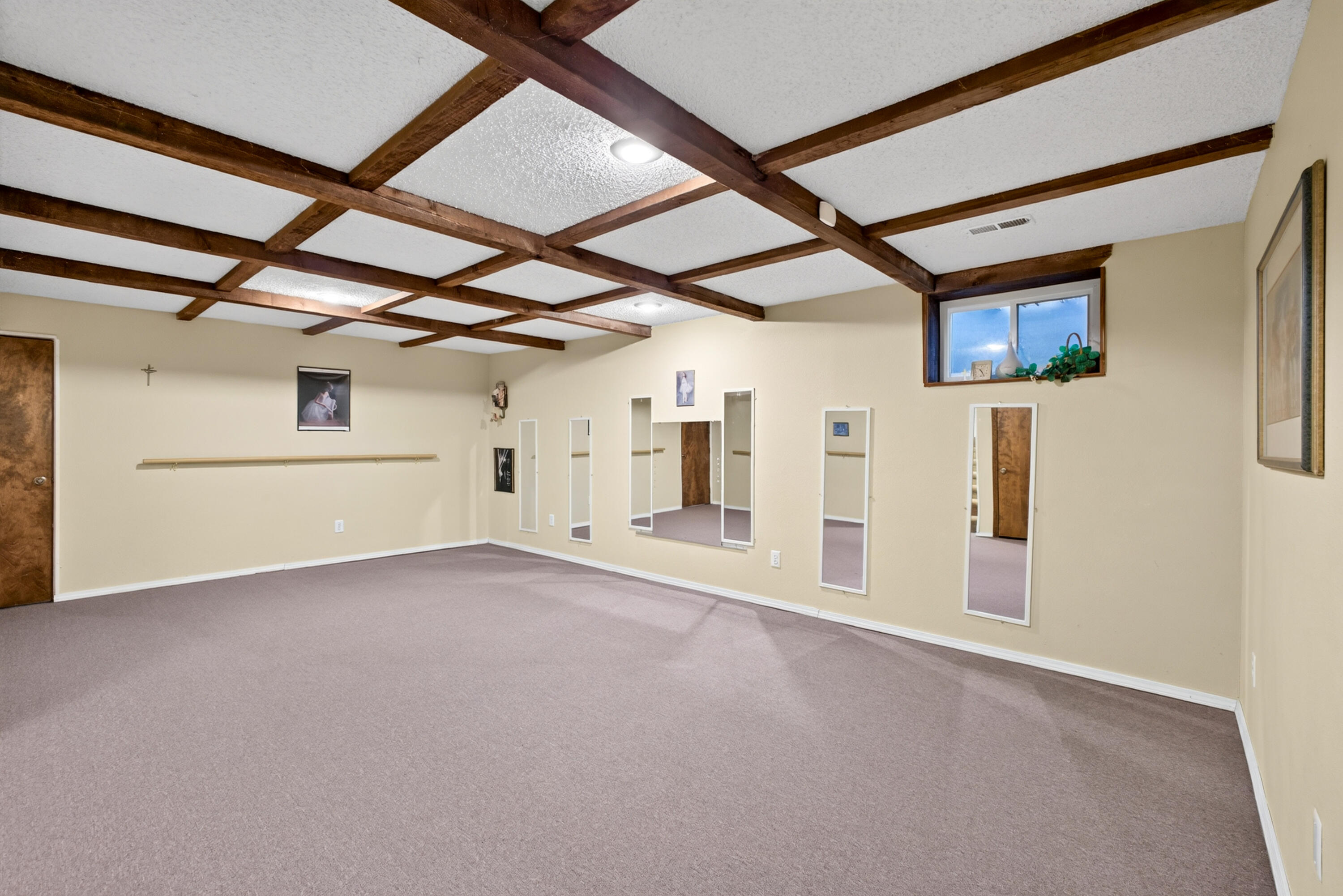 2157 North Farm Road 197 Property Photo 36