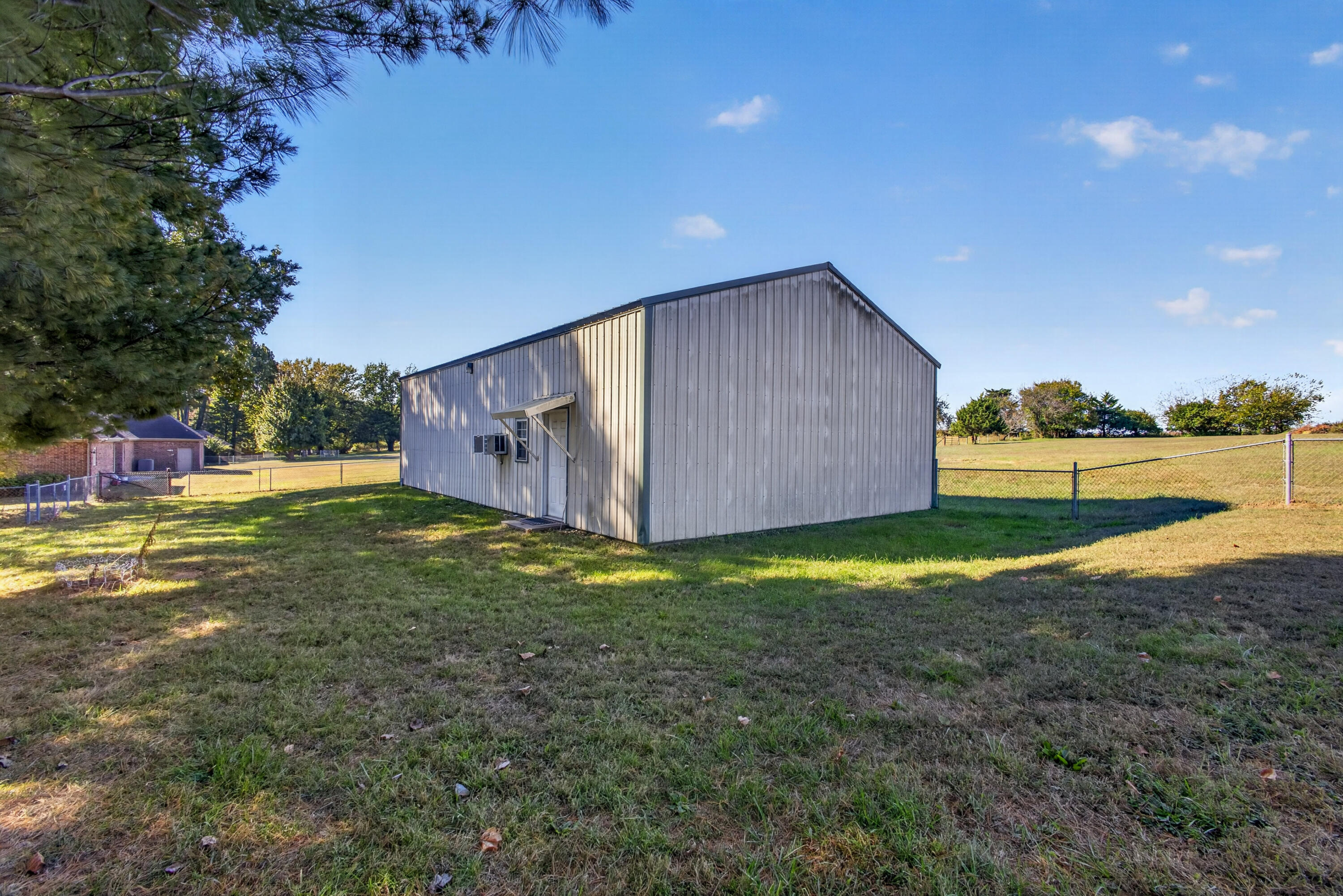 2157 North Farm Road 197 Property Photo 52