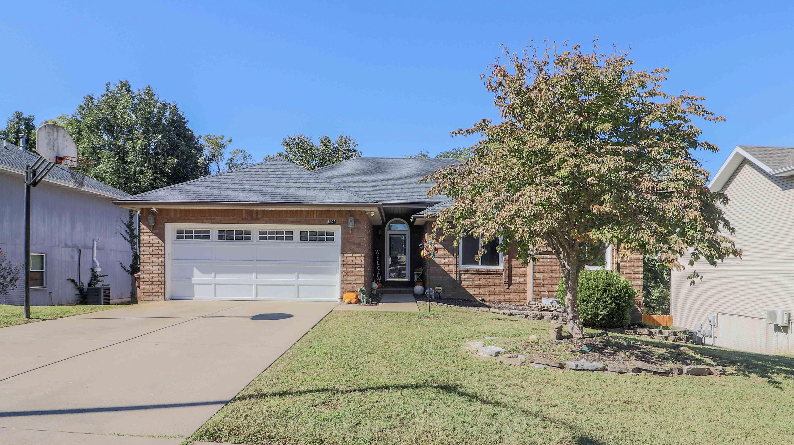 5029 South Warren Avenue Property Photo 1