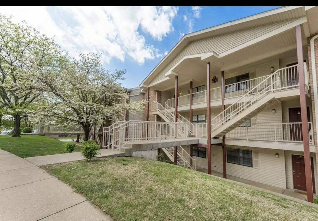350 South Wildwood Drive F4 Property Photo 1