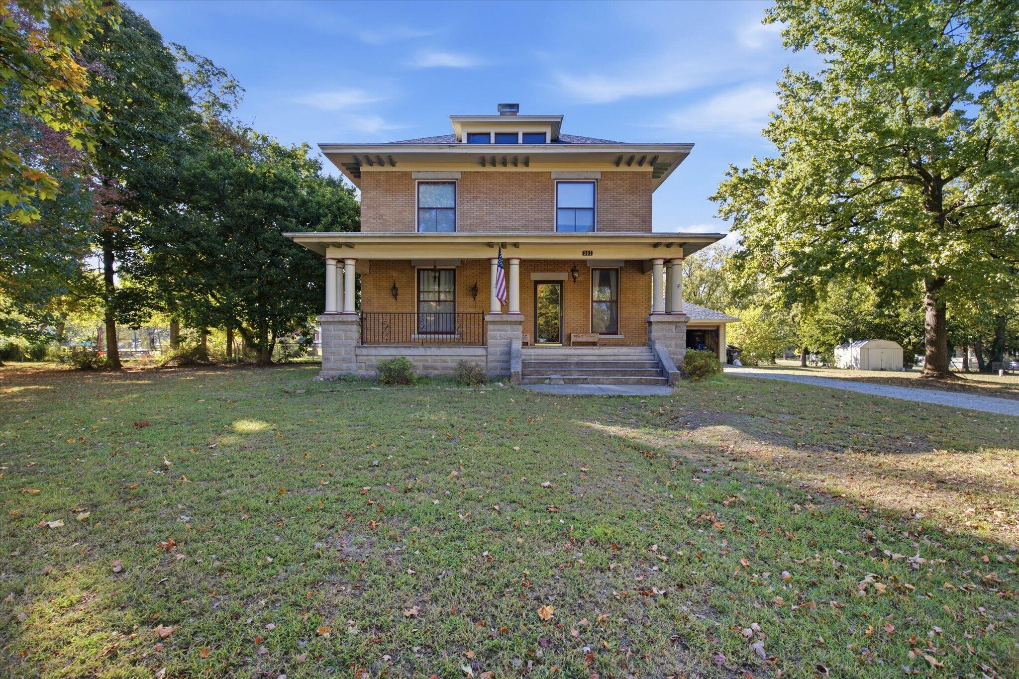 303 South Central Avenue Property Photo 1