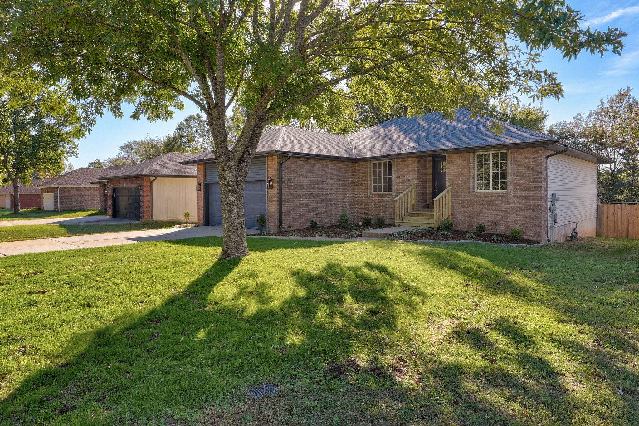 2404 West Rockwood Street Property Photo 2