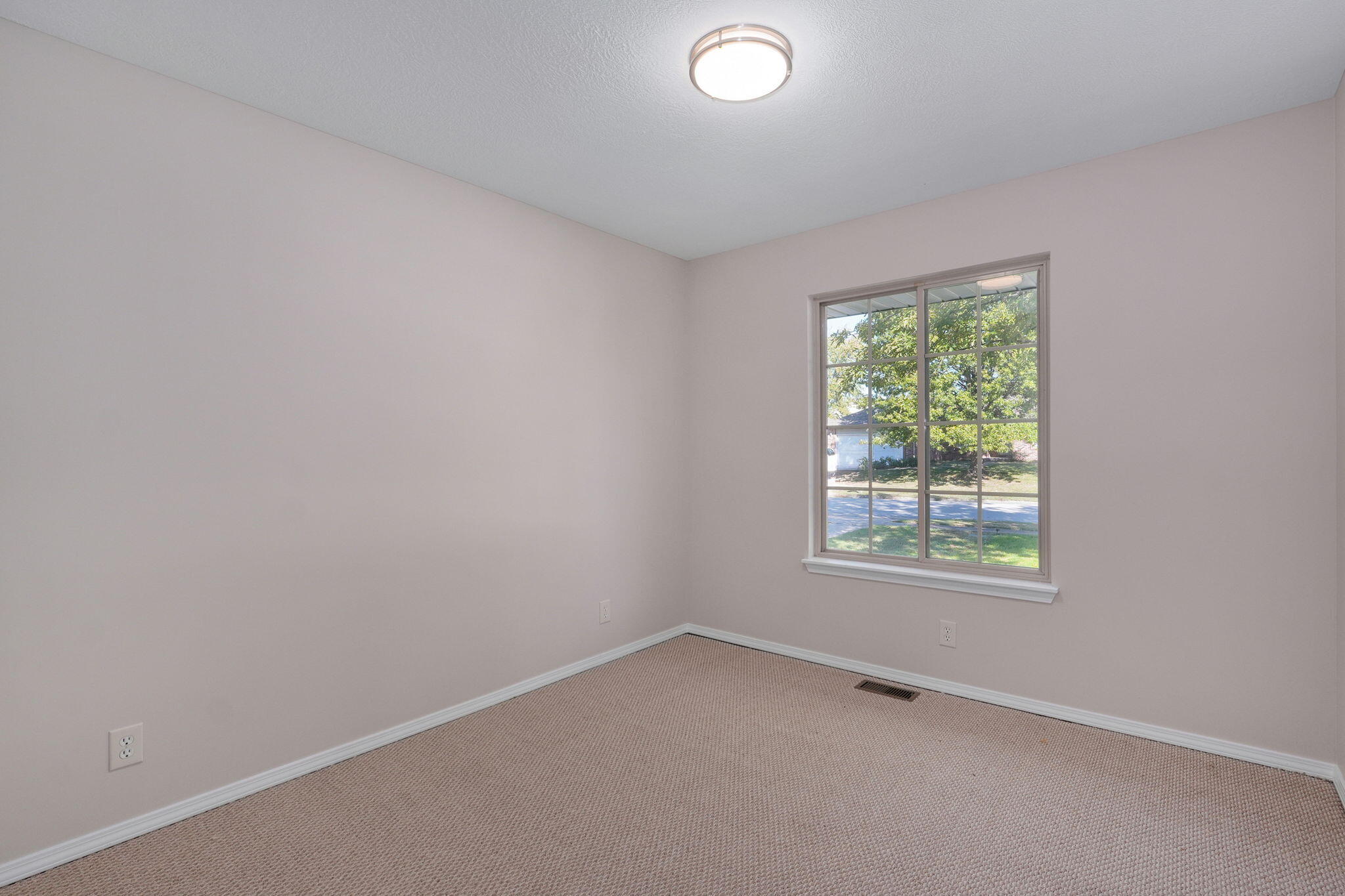 2404 West Rockwood Street Property Photo 31