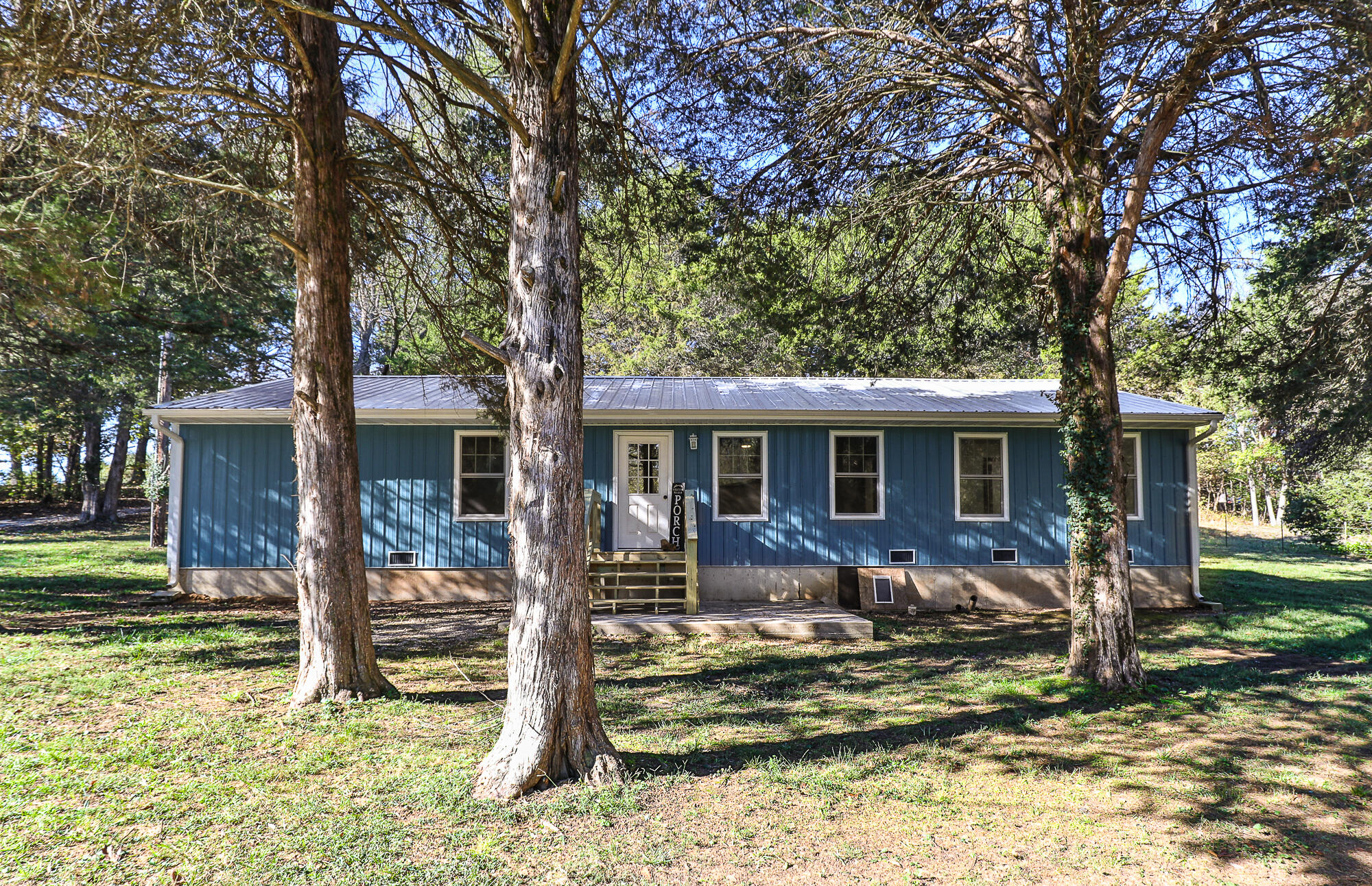 7044 North Flinthill Lane Property Photo 4