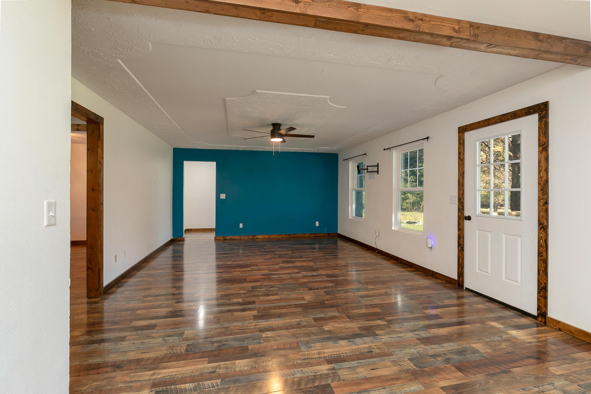 7044 North Flinthill Lane Property Photo 6