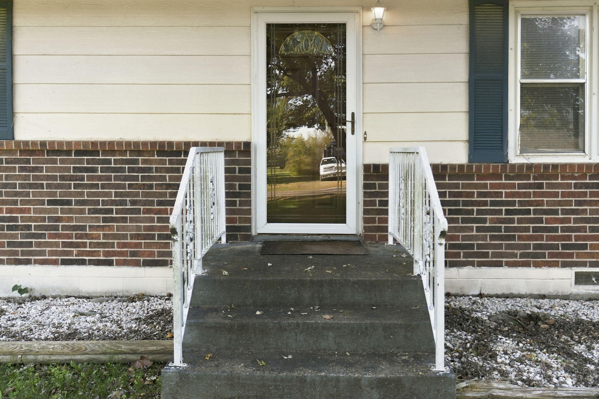 307 West Main Street Property Photo 5