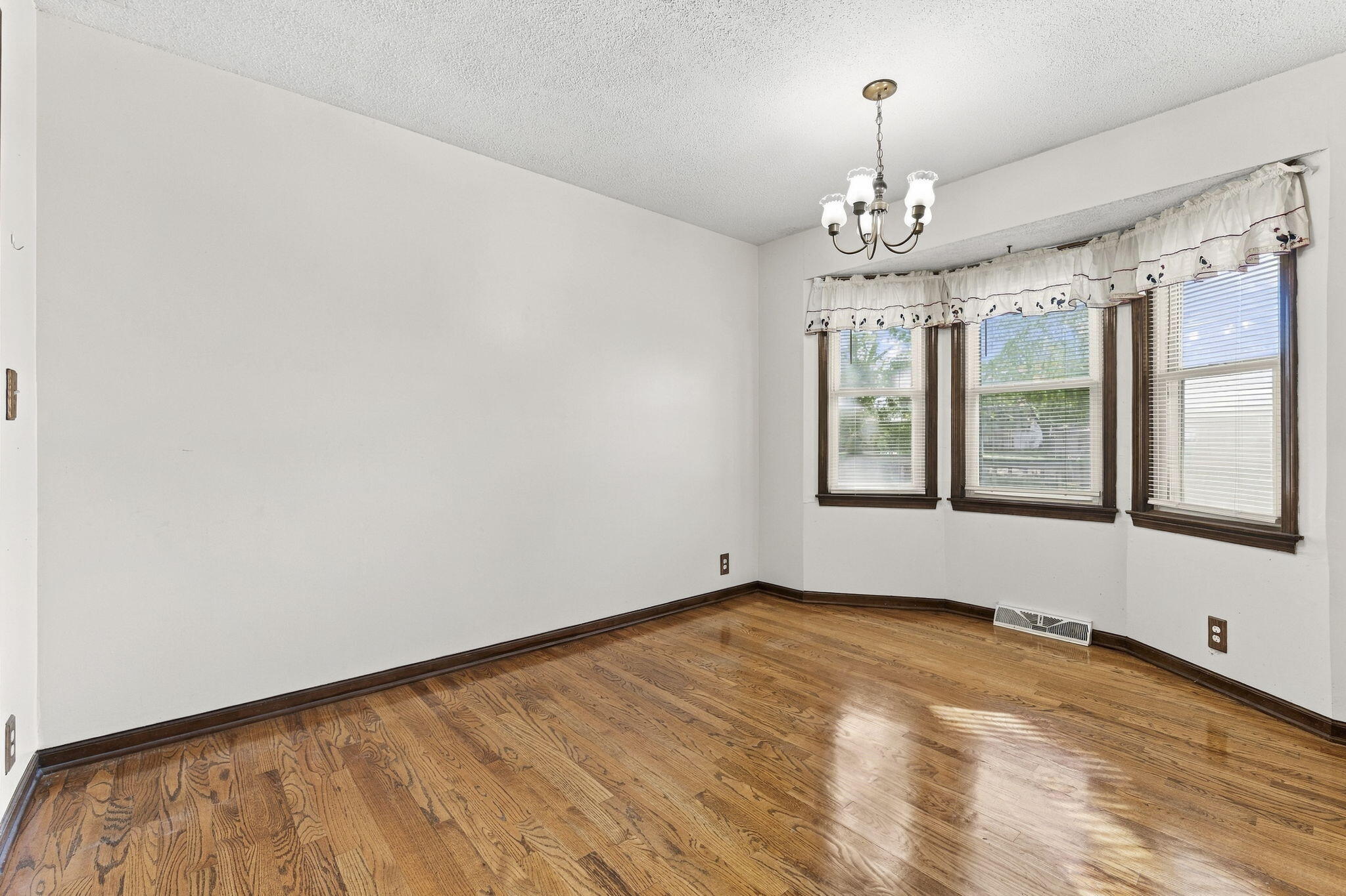 307 West Main Street Property Photo 17