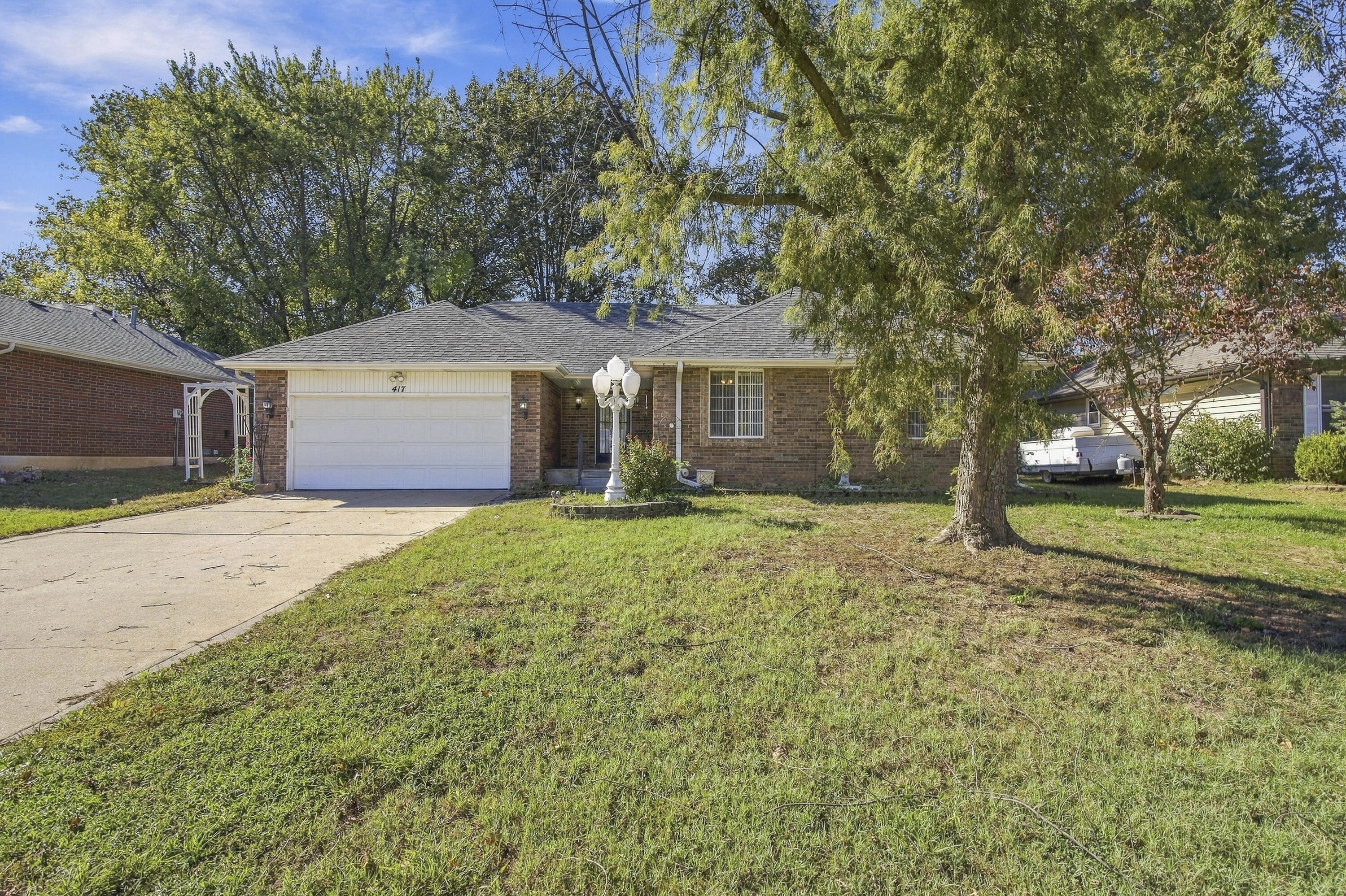 417 South Suburban Avenue Property Photo 1