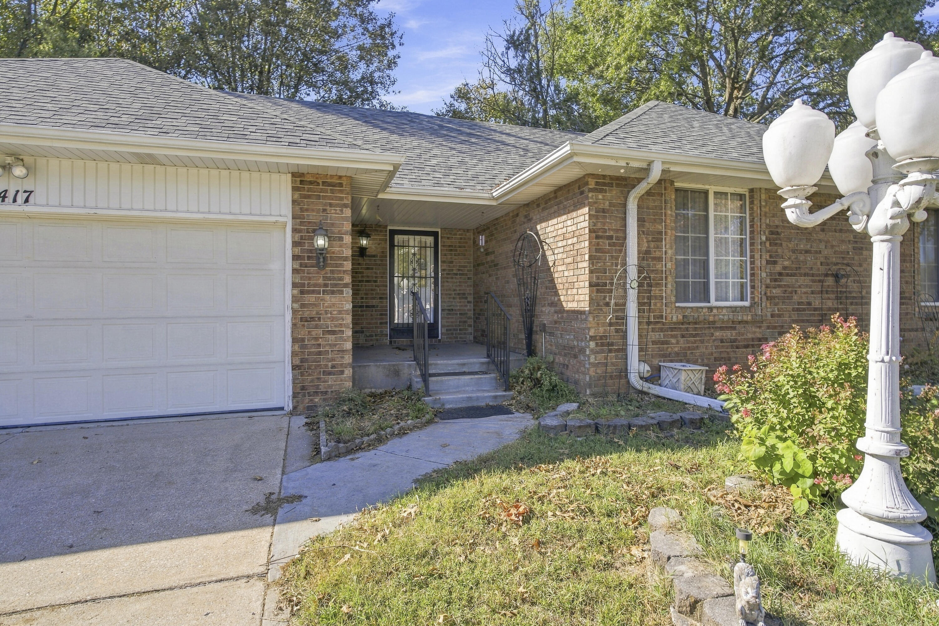 417 South Suburban Avenue Property Photo 4