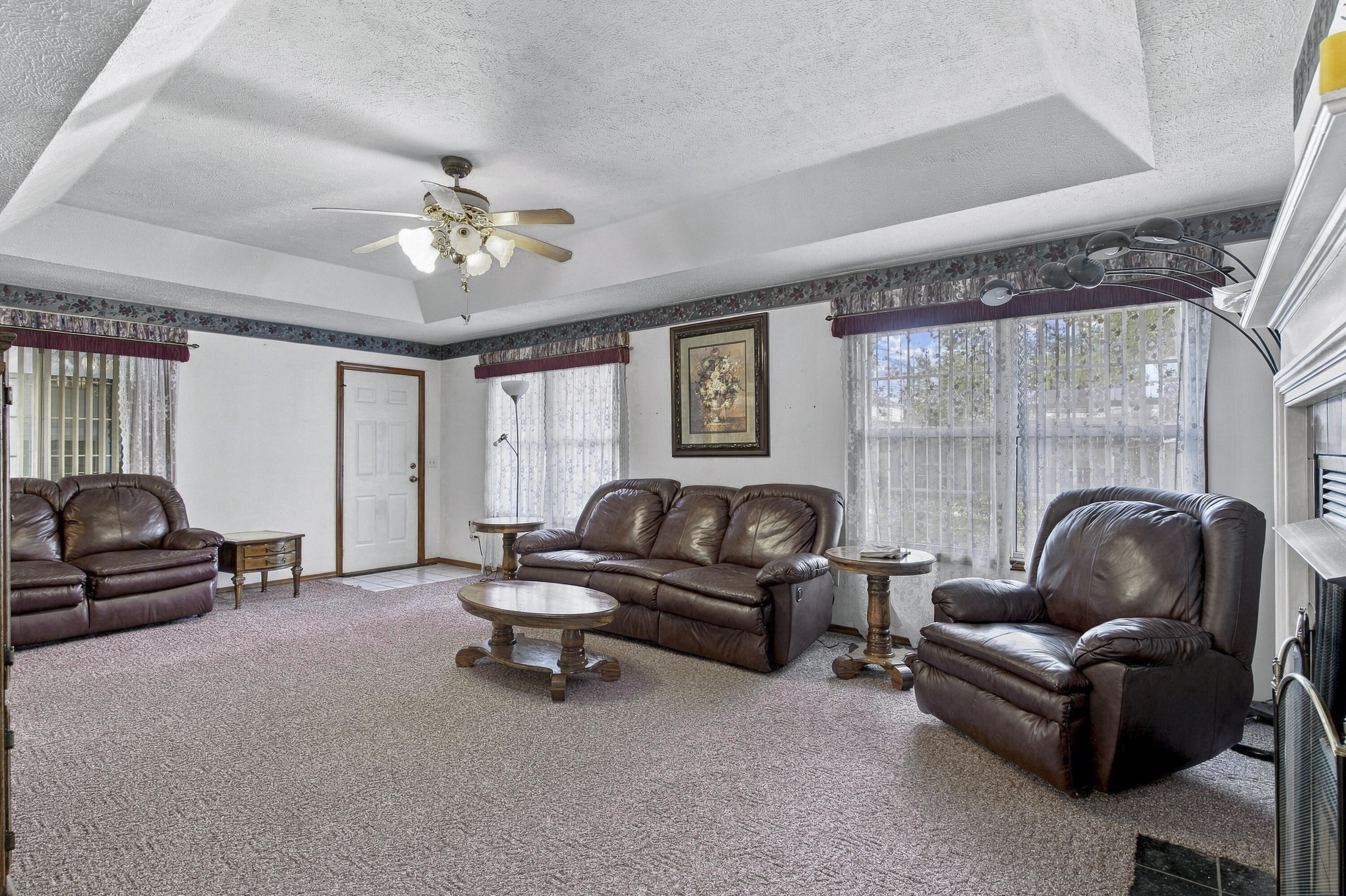 417 South Suburban Avenue Property Photo 10