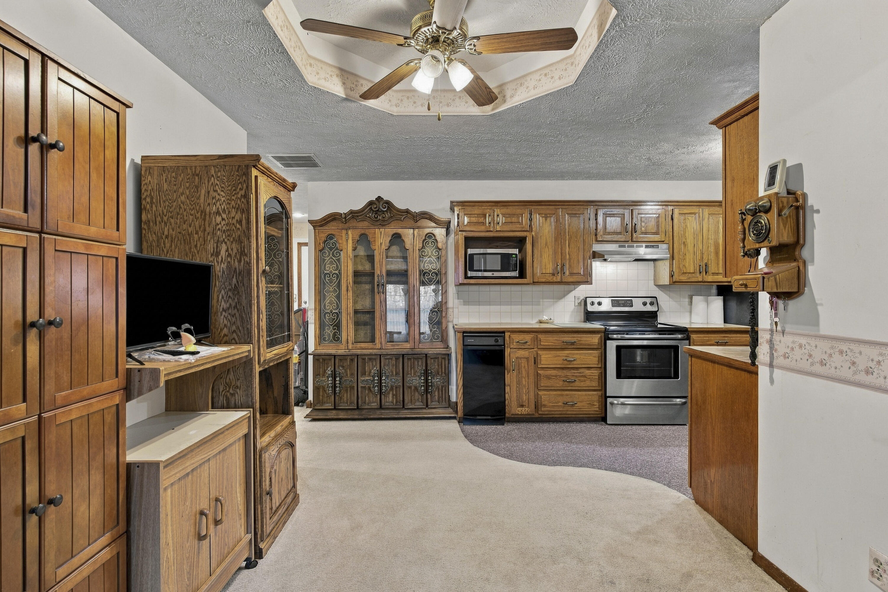 417 South Suburban Avenue Property Photo 14