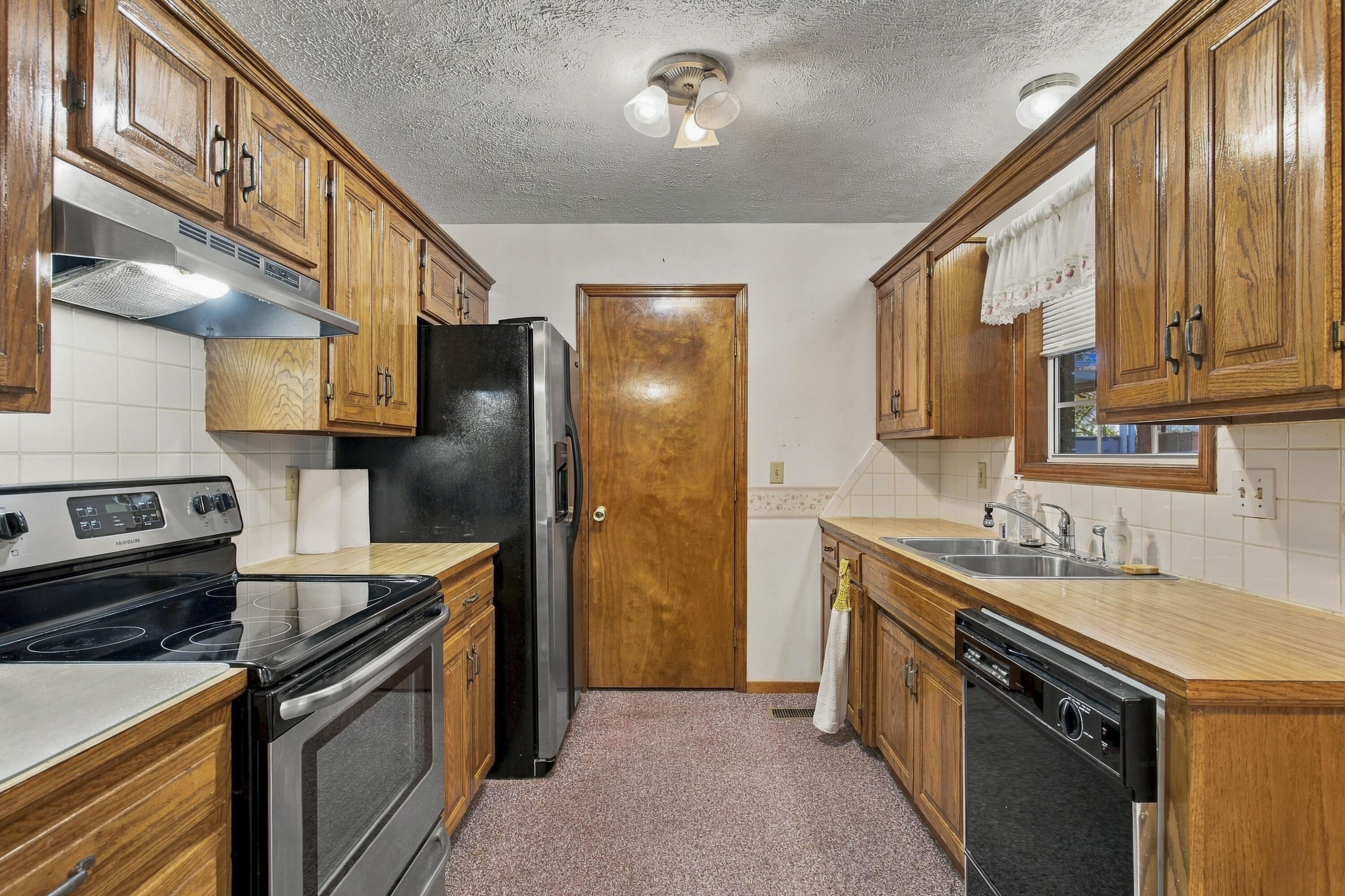417 South Suburban Avenue Property Photo 16