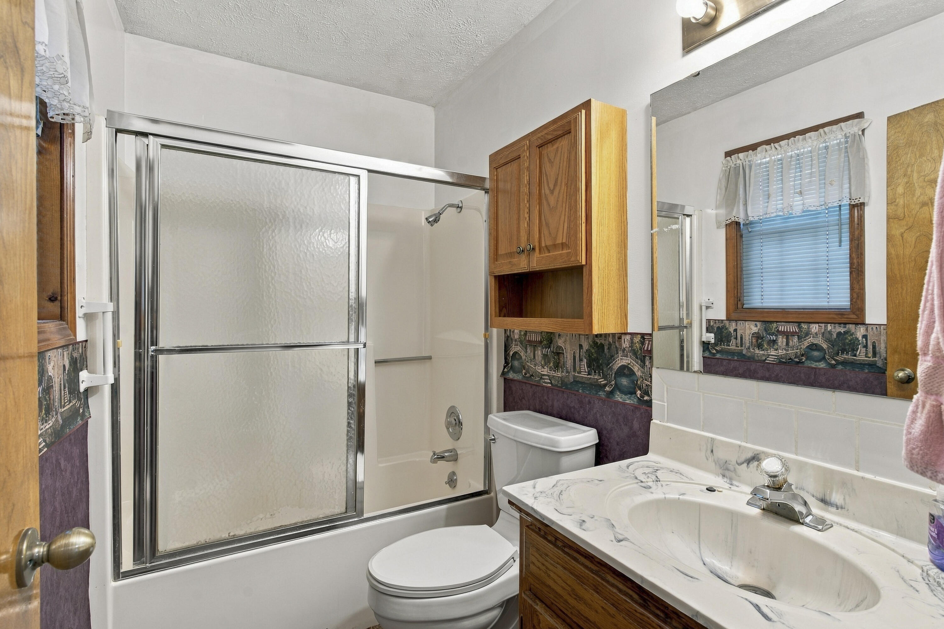 417 South Suburban Avenue Property Photo 24