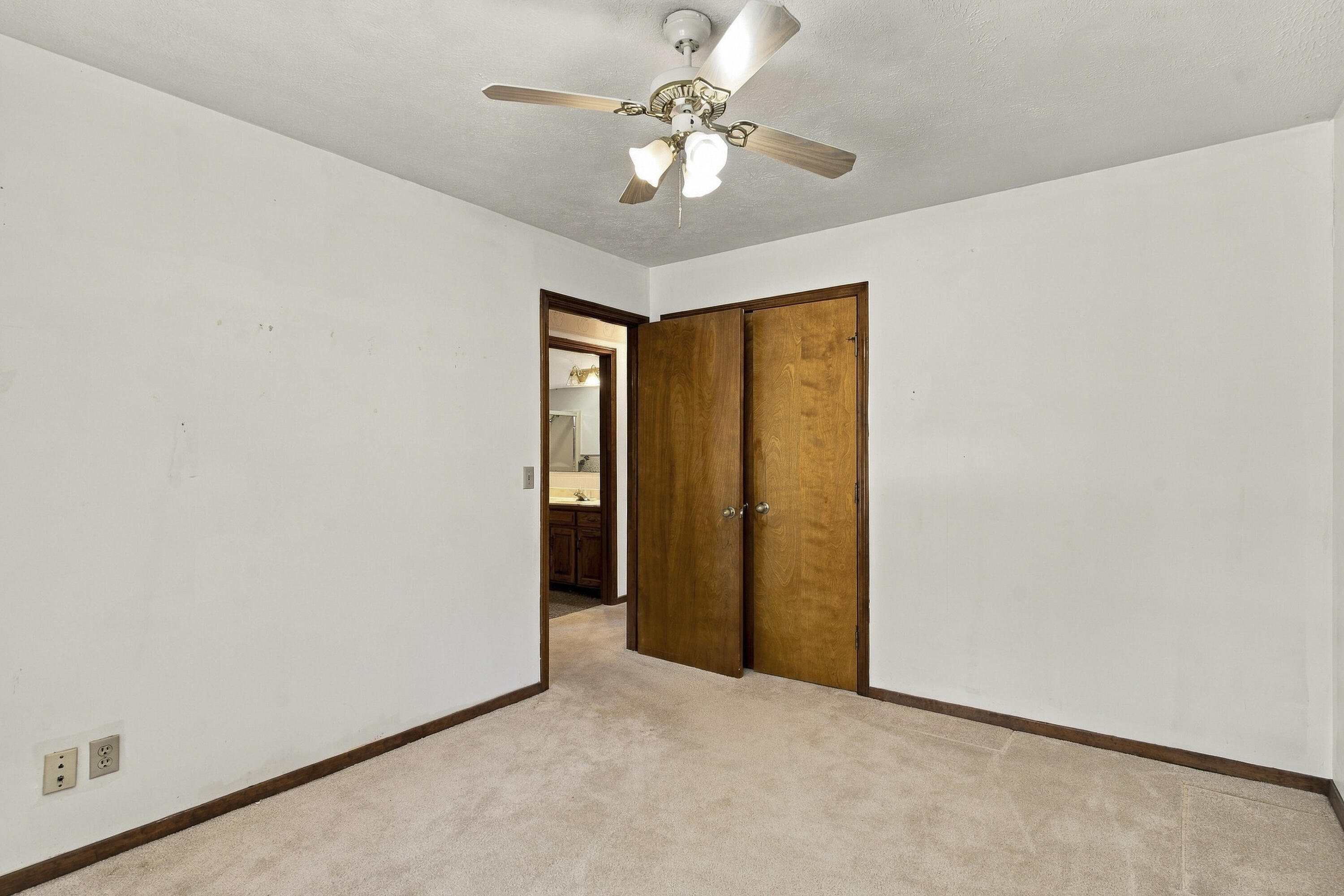 417 South Suburban Avenue Property Photo 26