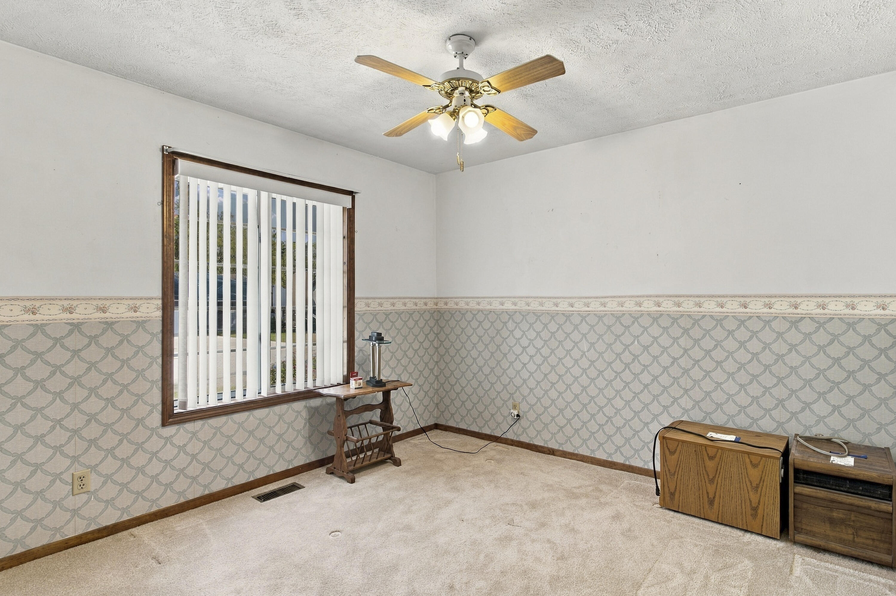 417 South Suburban Avenue Property Photo 28