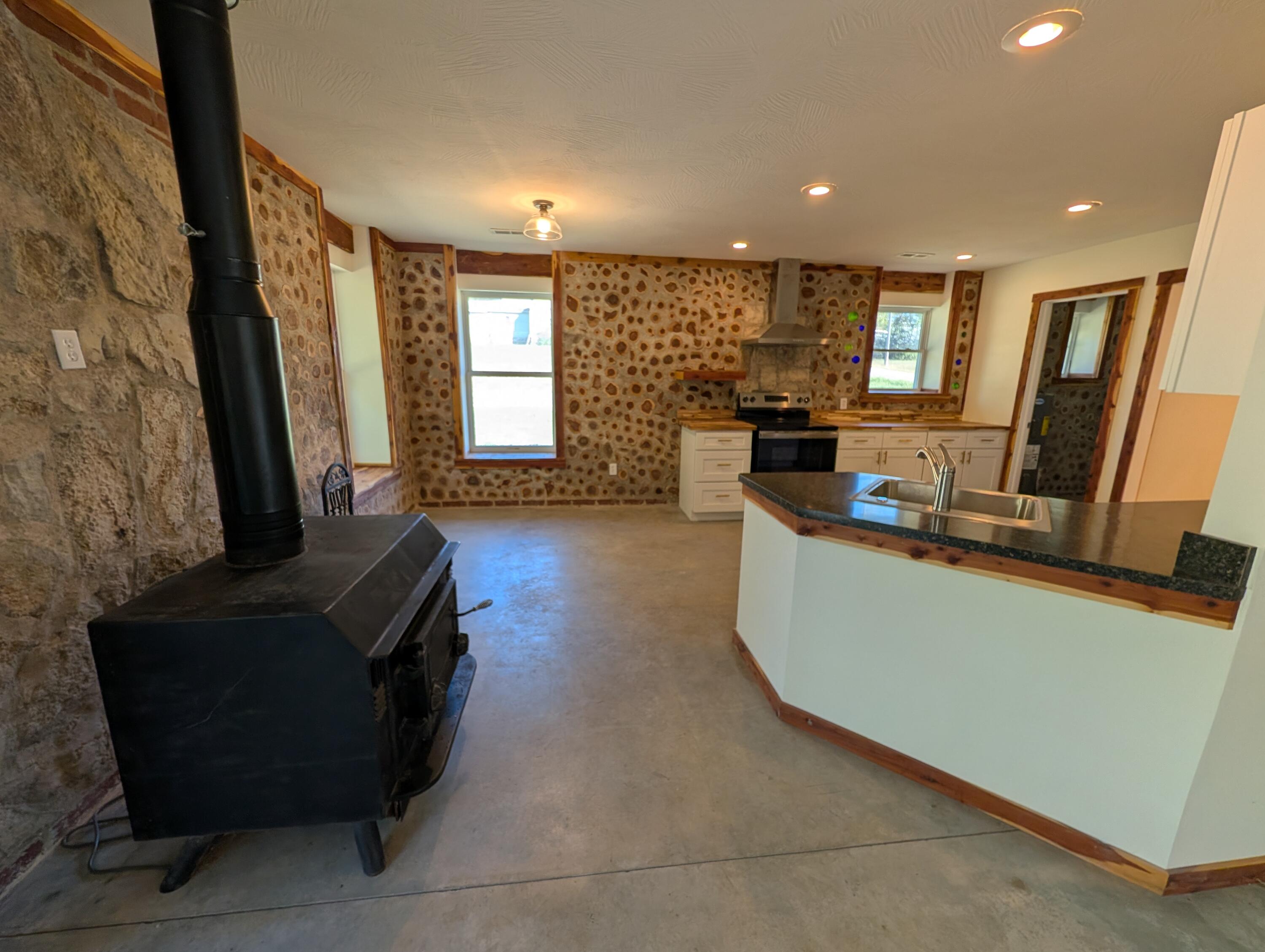 613 East Main Street Property Photo 7