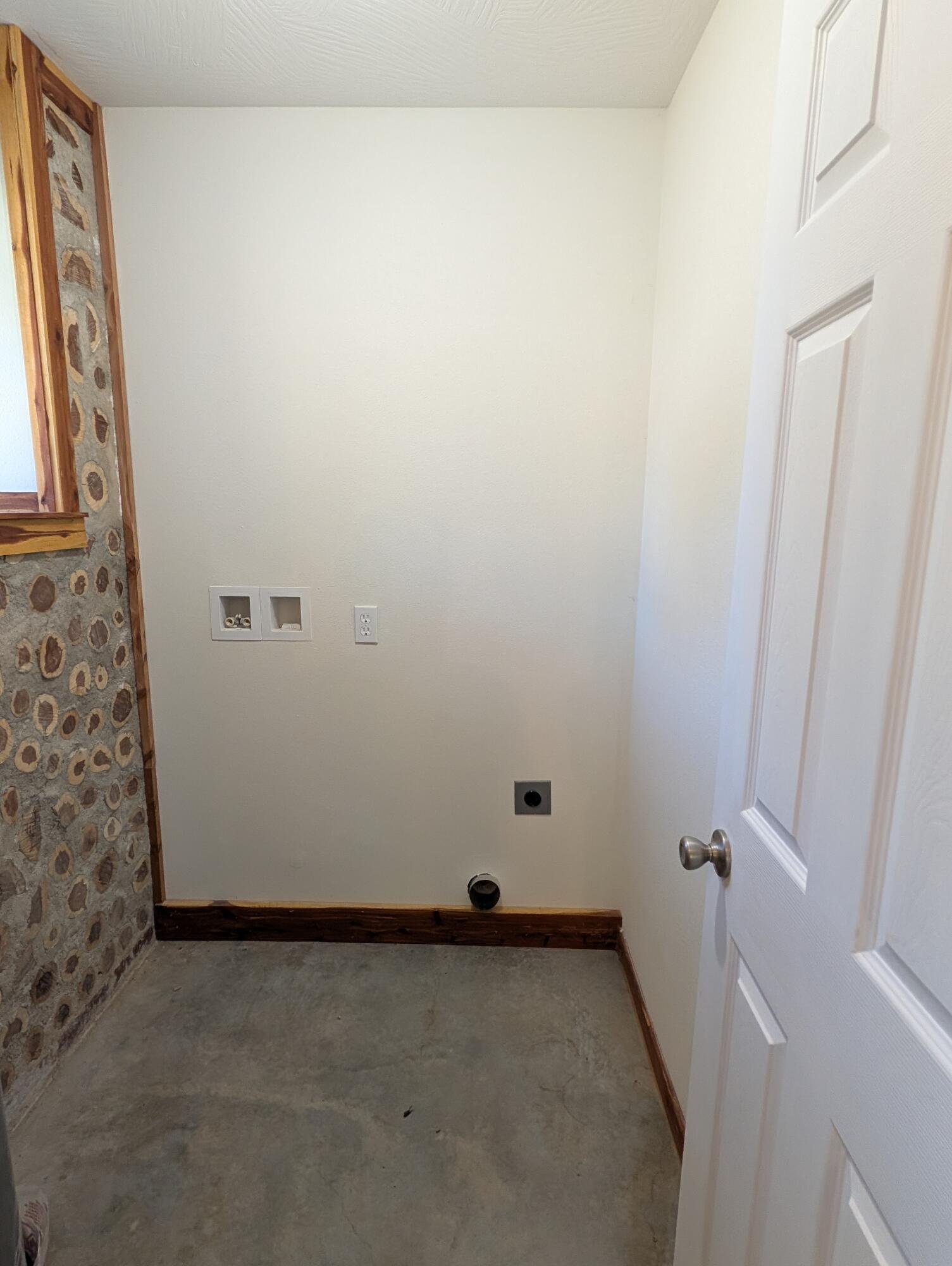 613 East Main Street Property Photo 9
