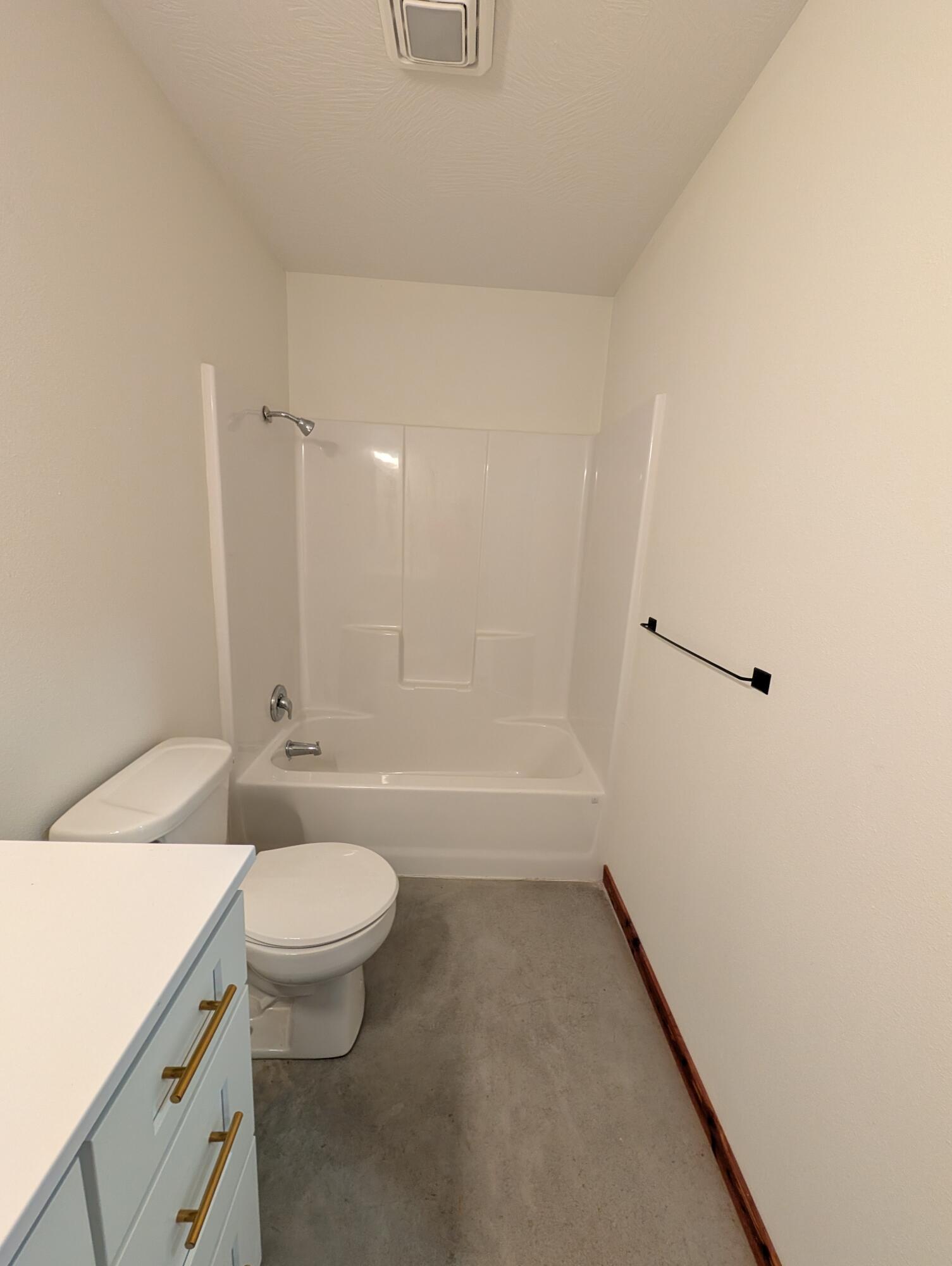 613 East Main Street Property Photo 13