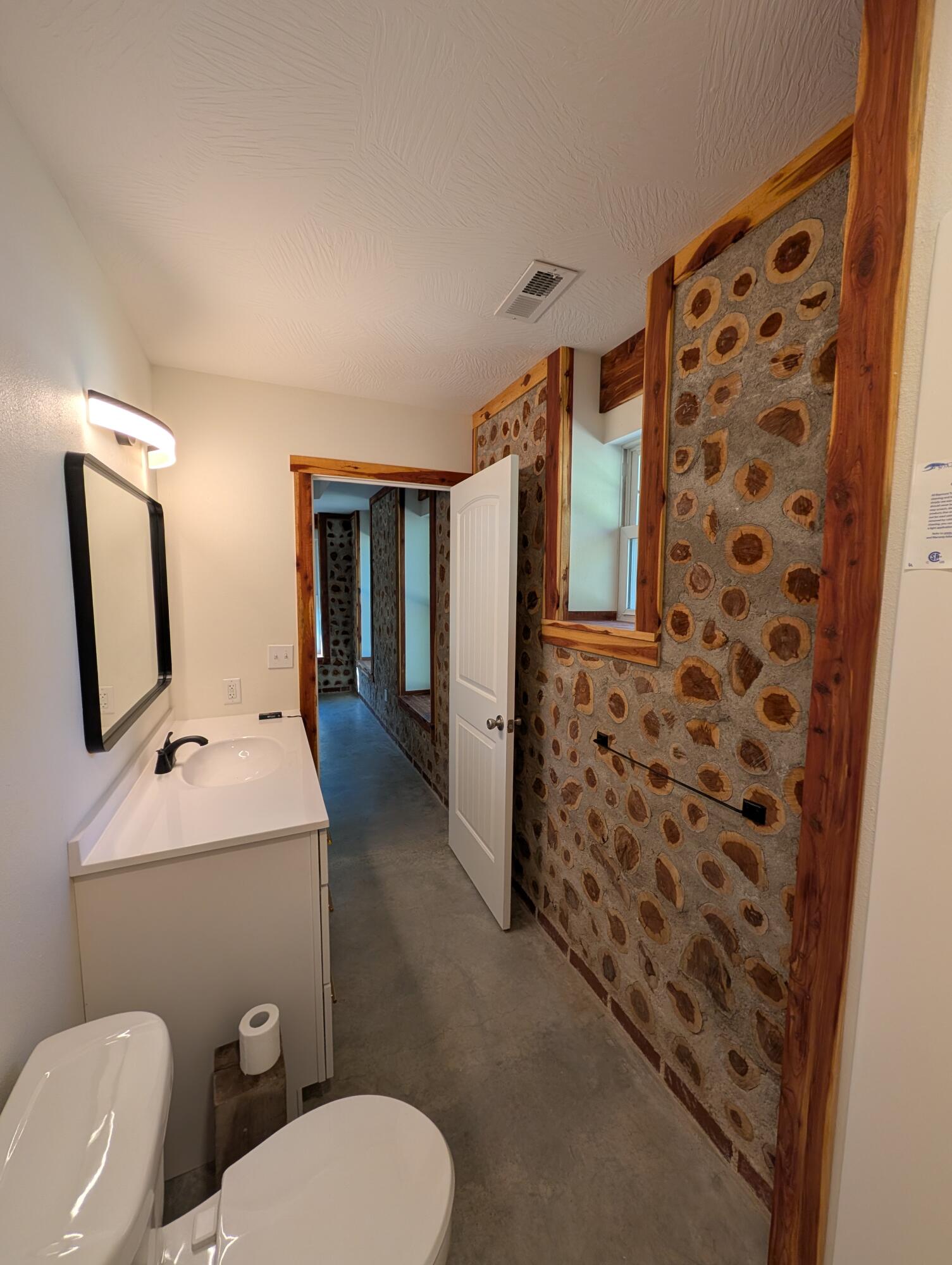 613 East Main Street Property Photo 17