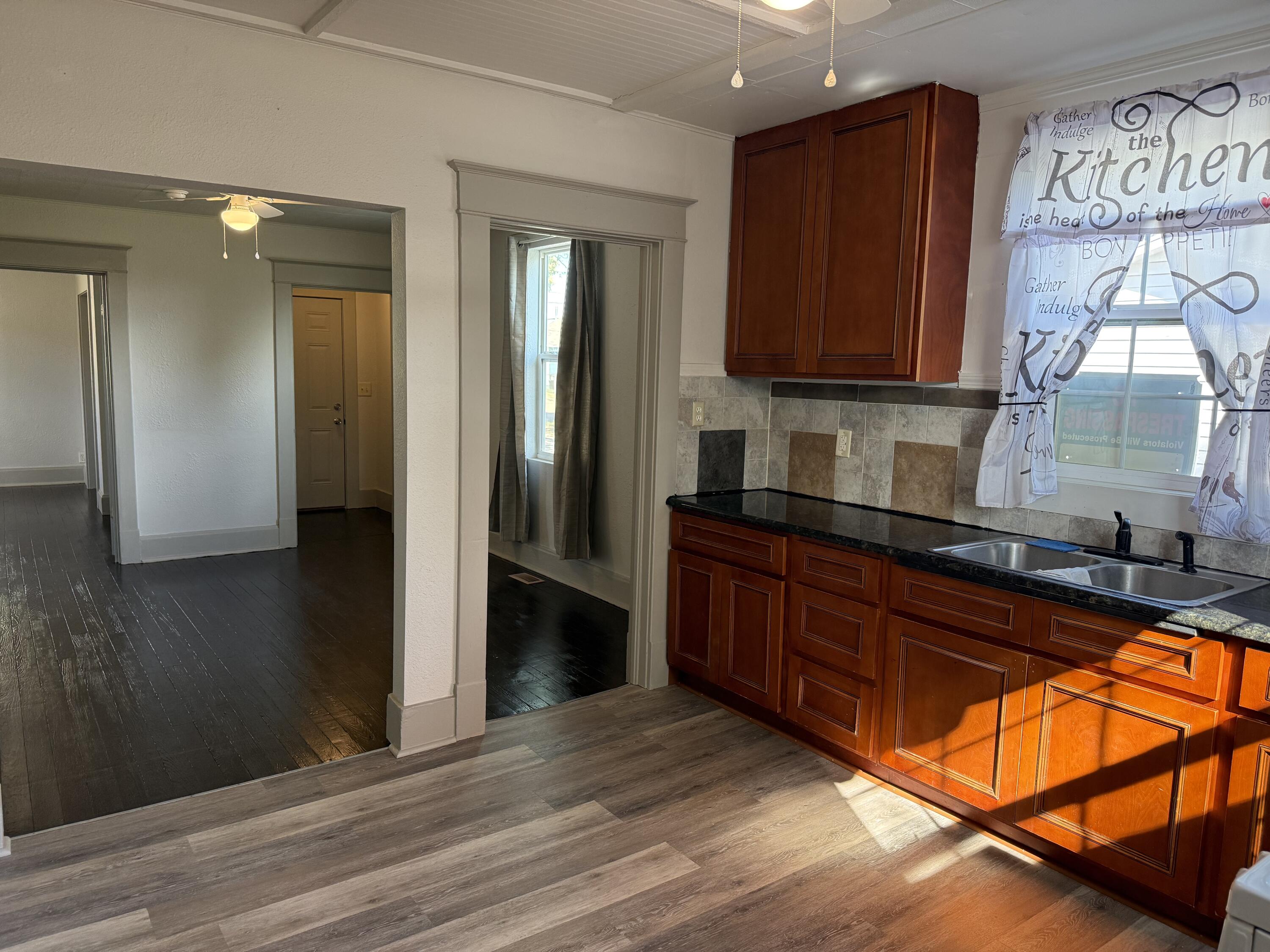 1820 West Olive Street Property Photo 6