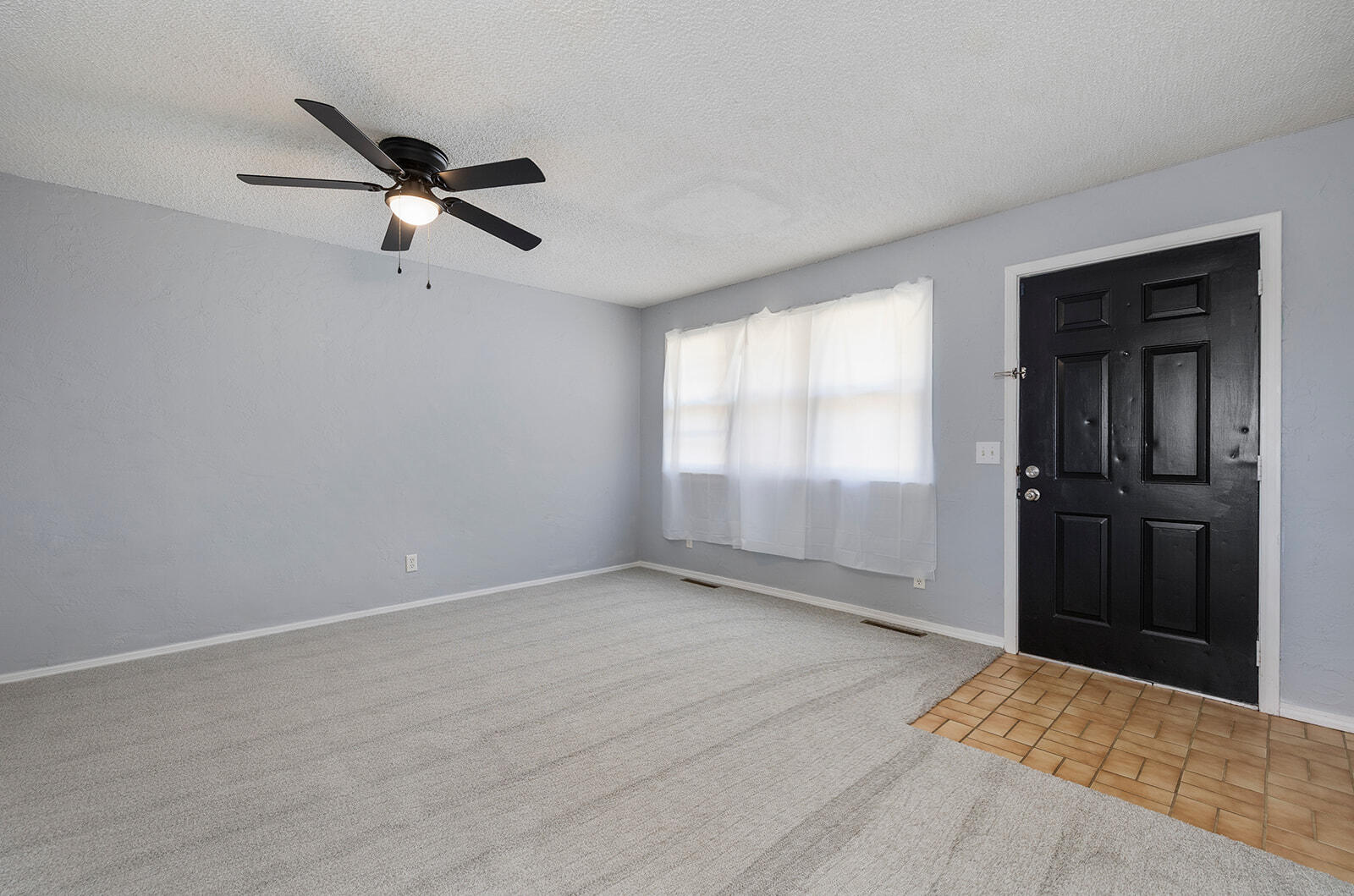 1412 East Rosewood Street Property Photo 2