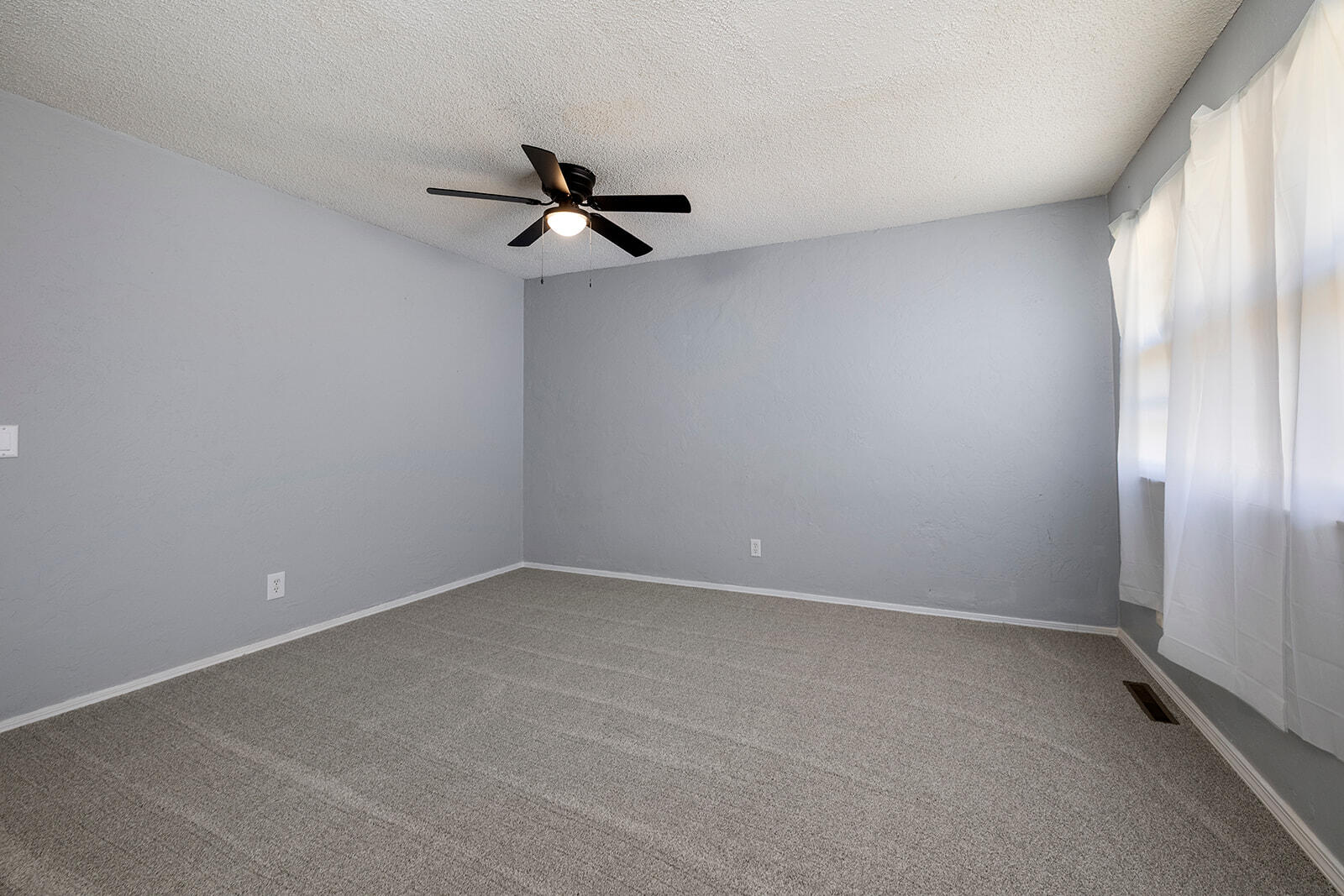 1412 East Rosewood Street Property Photo 5