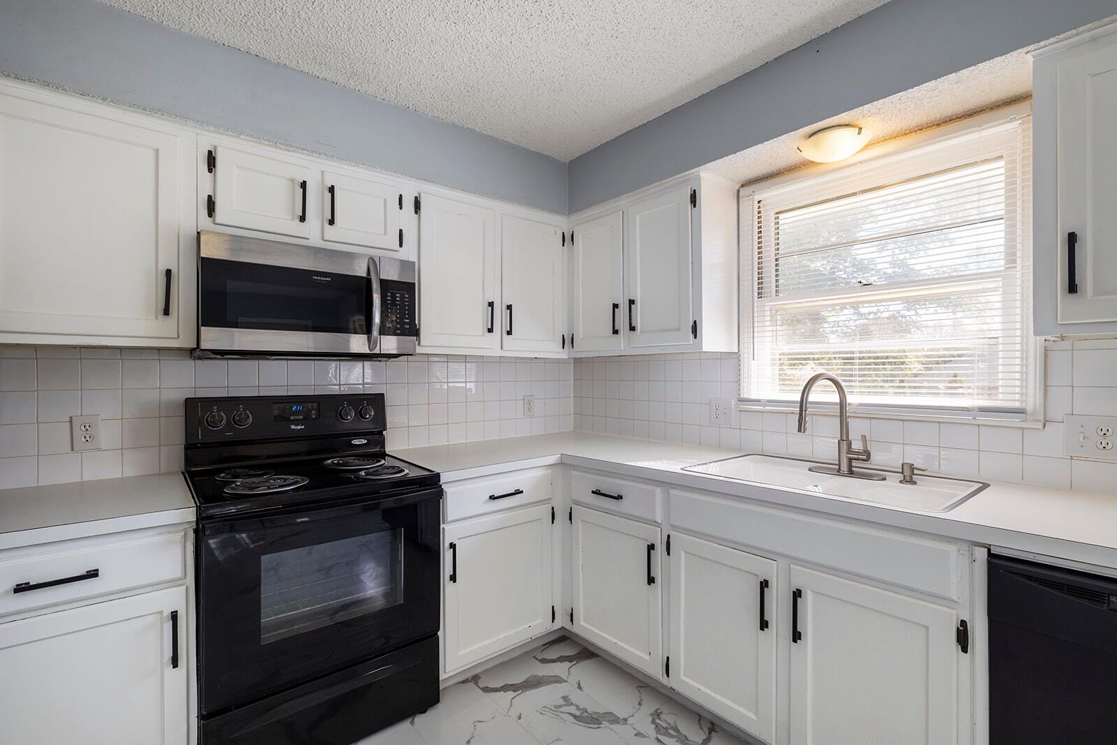 1412 East Rosewood Street Property Photo 8
