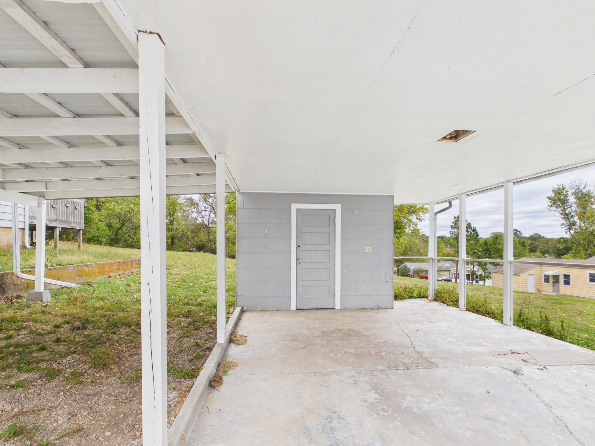 604 Summit Street Property Photo 5