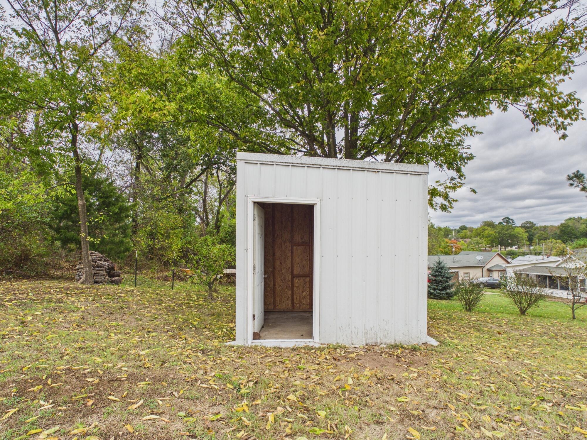 604 Summit Street Property Photo 8