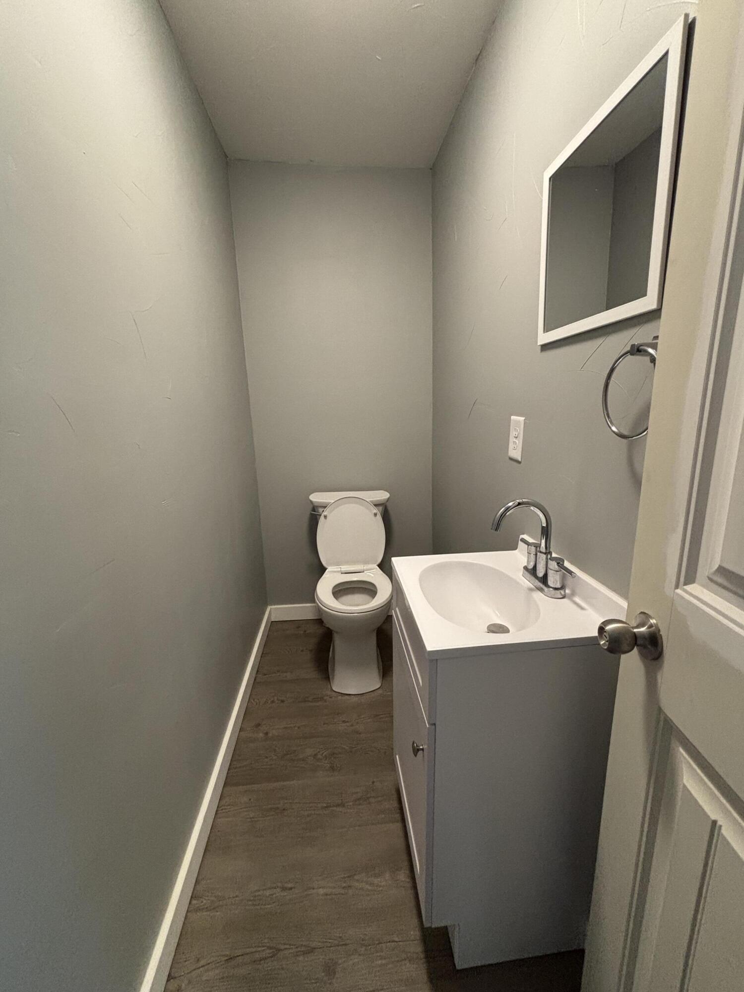 229 West College Street Property Photo 7