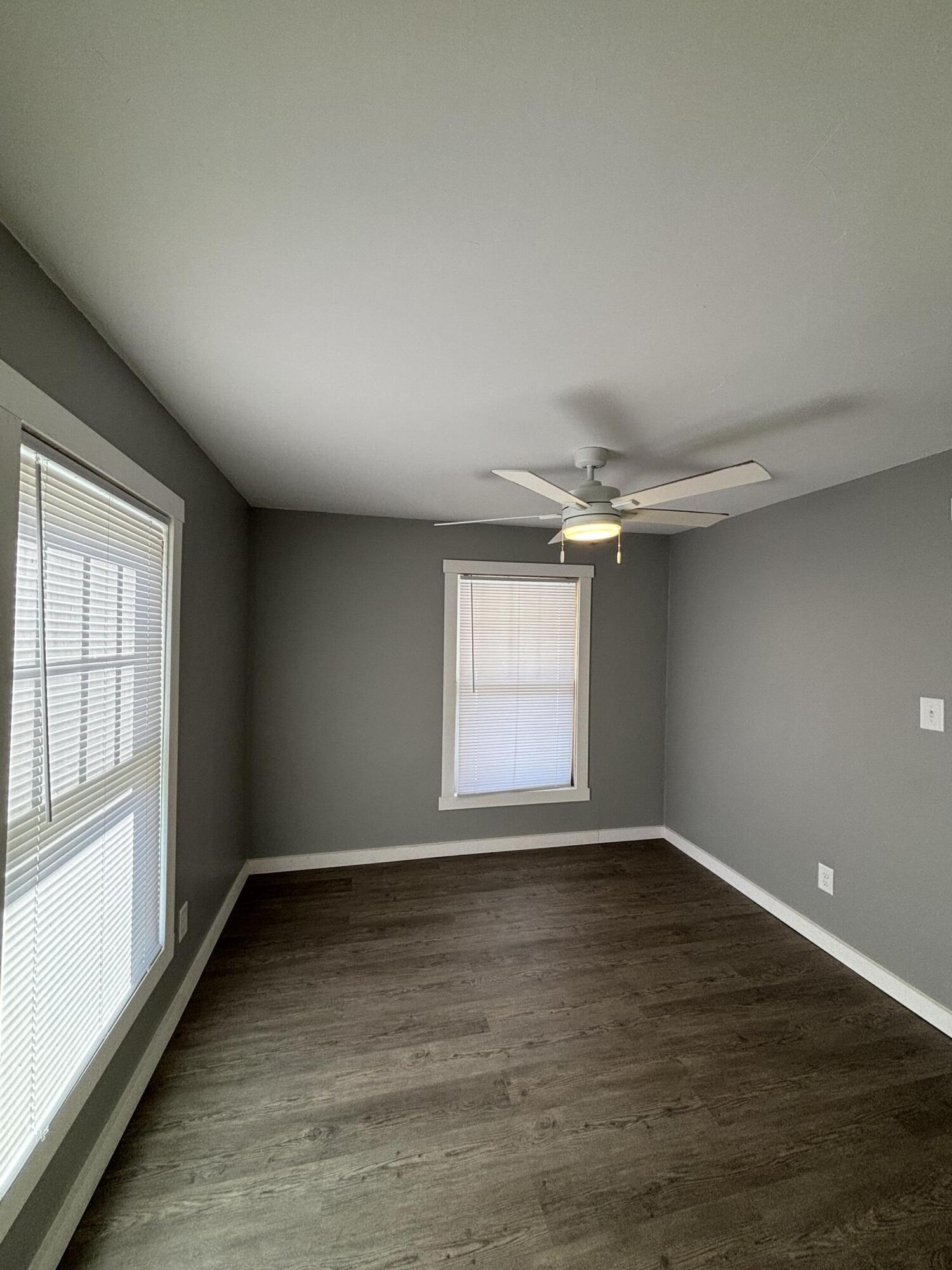 229 West College Street Property Photo 8