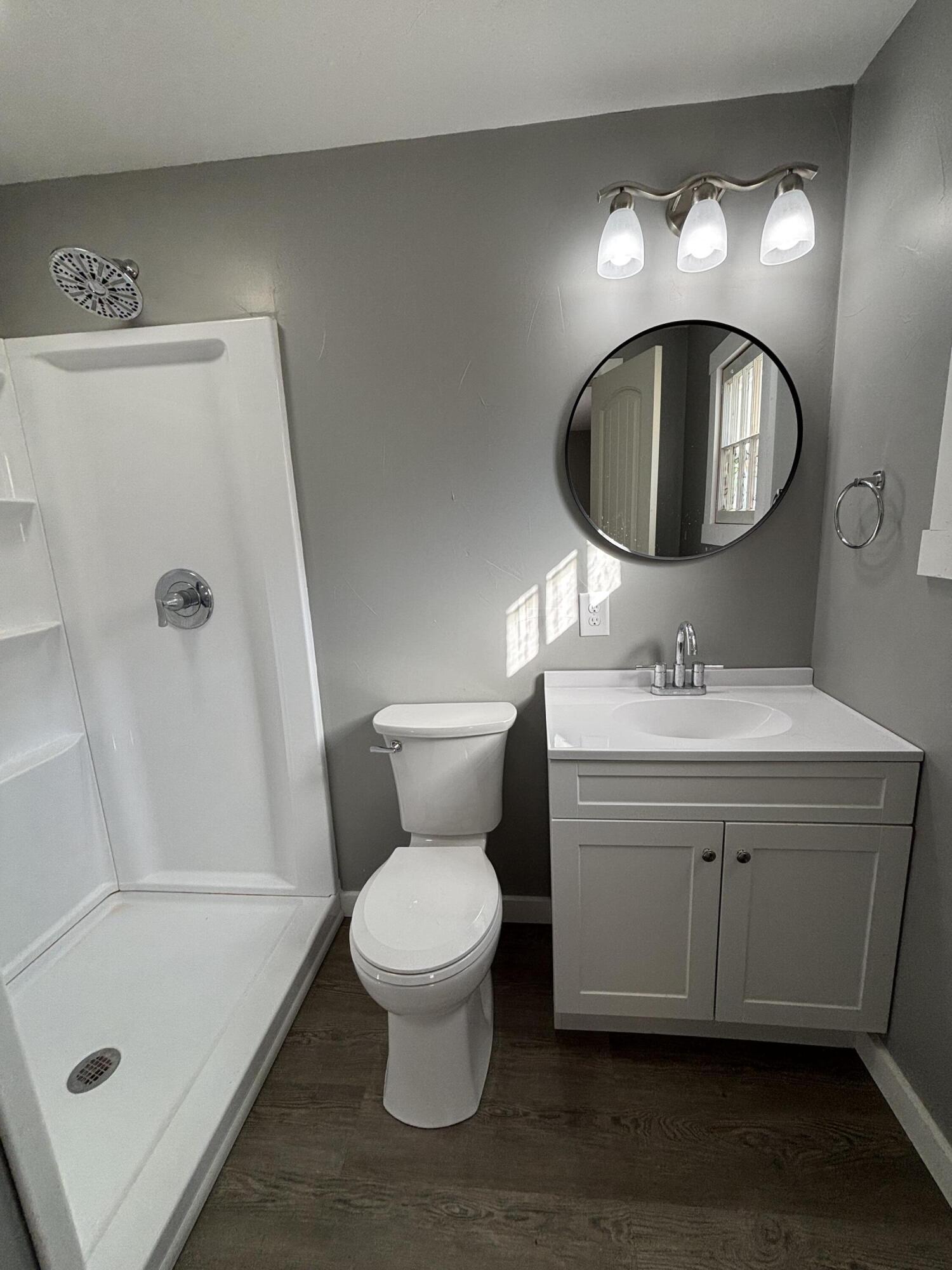 229 West College Street Property Photo 10