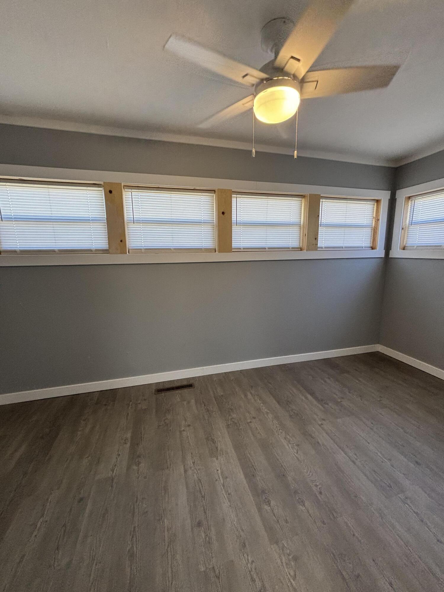 229 West College Street Property Photo 12