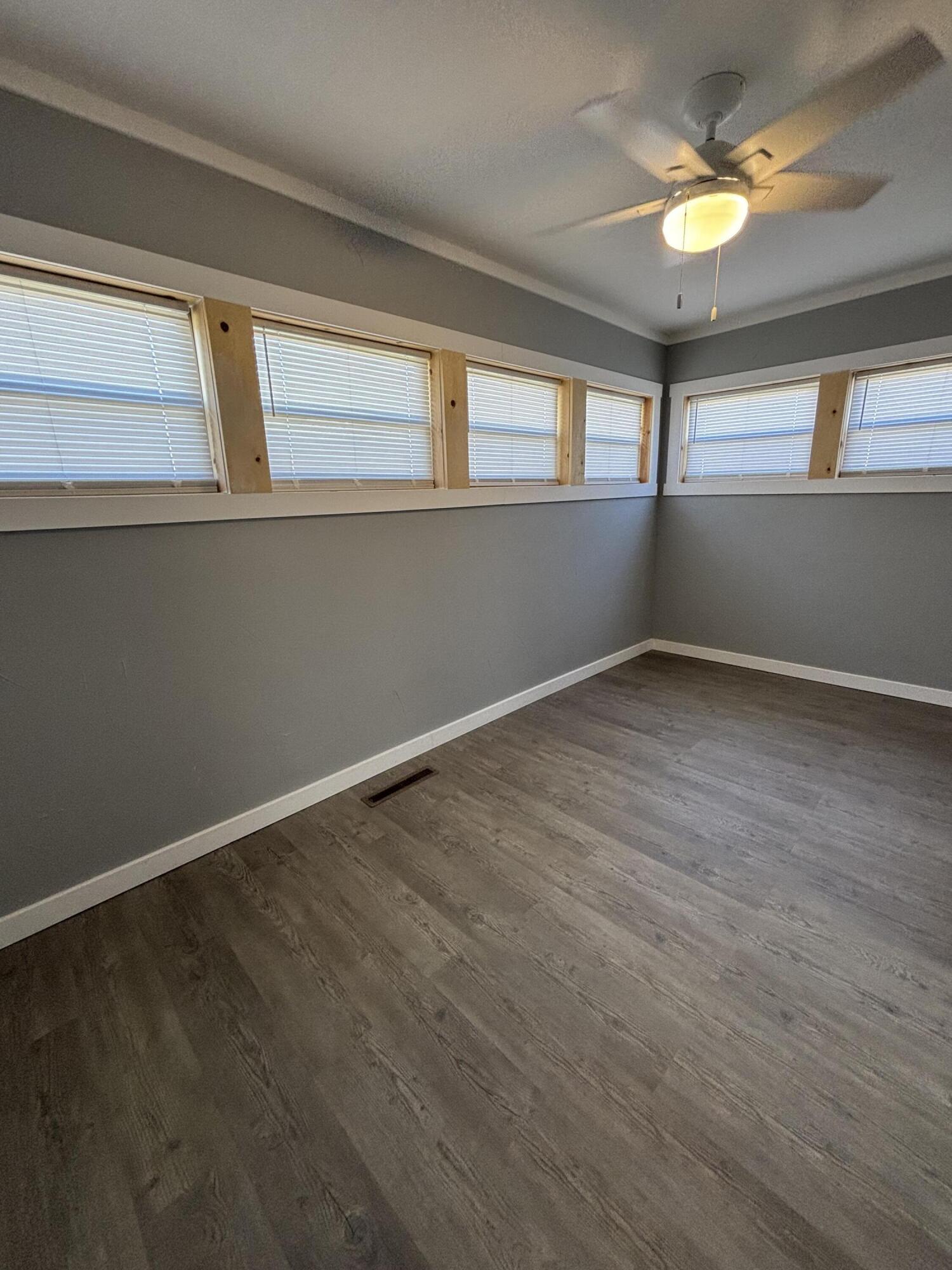 229 West College Street Property Photo 13