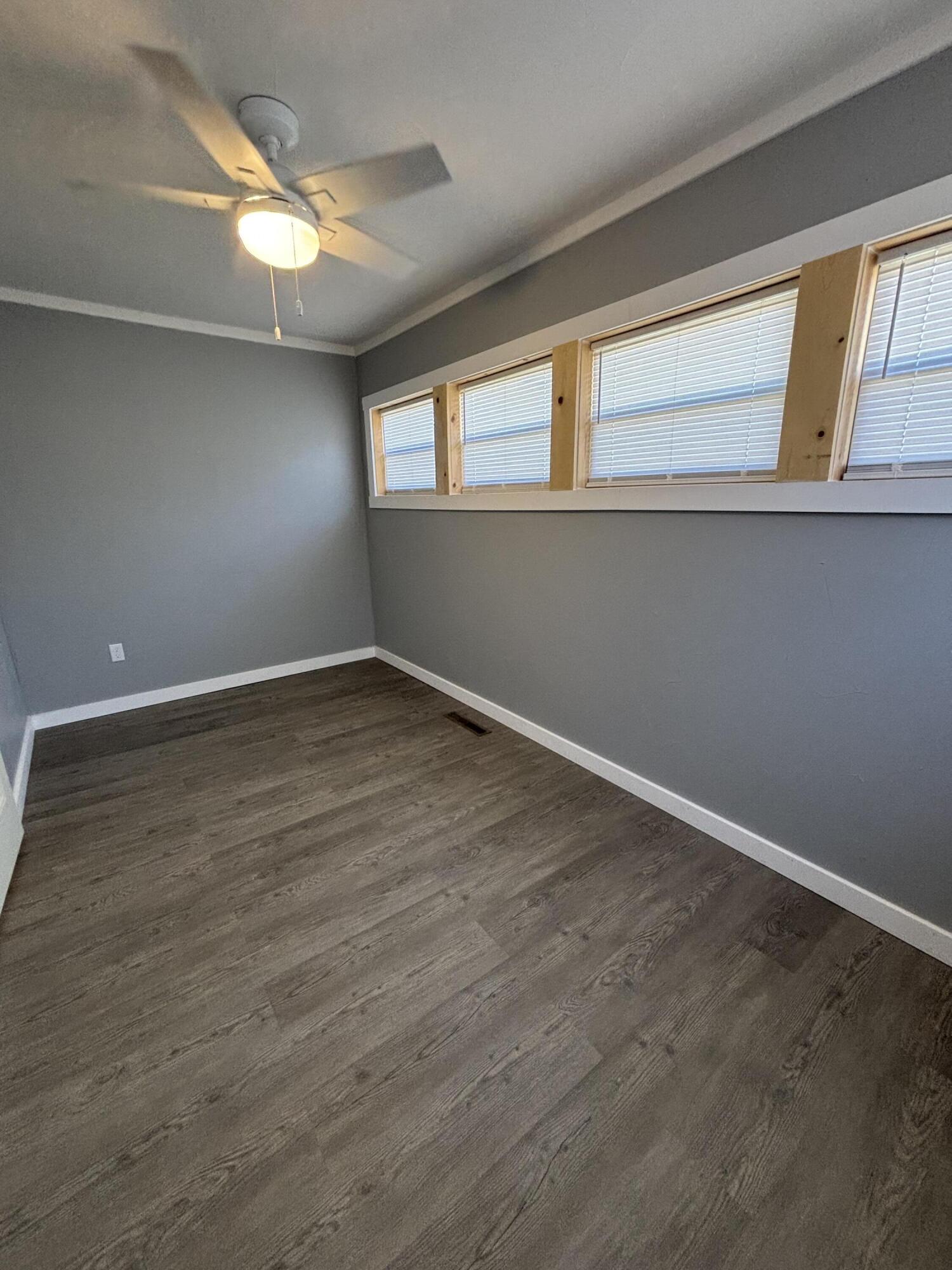 229 West College Street Property Photo 15
