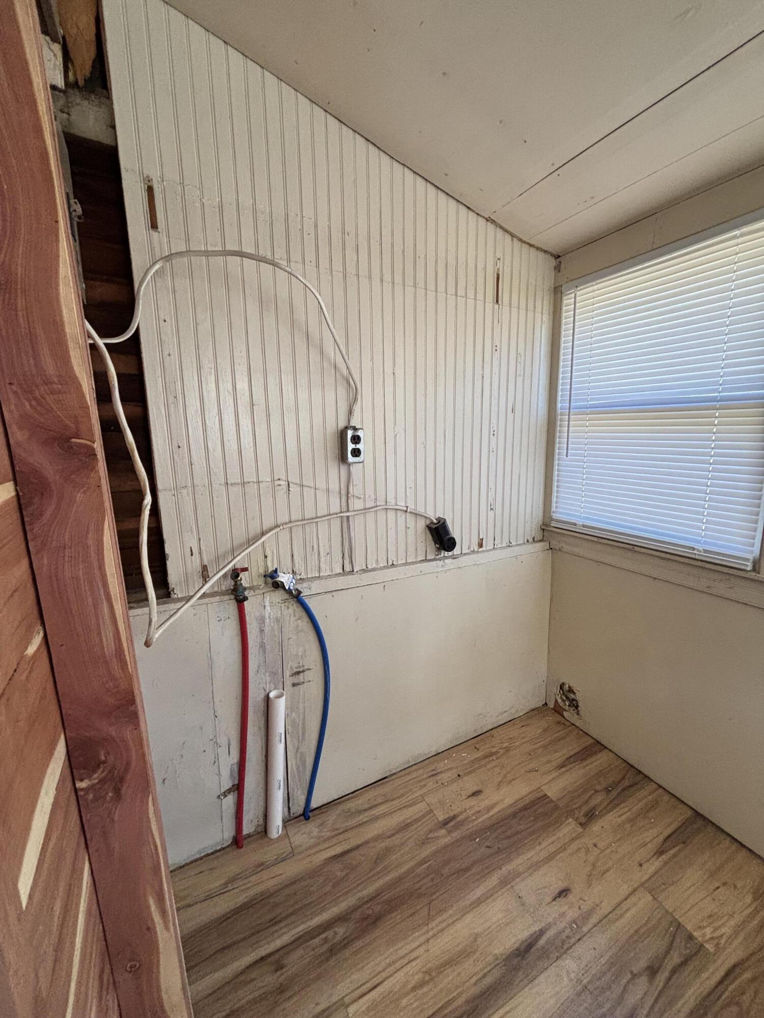 229 West College Street Property Photo 18