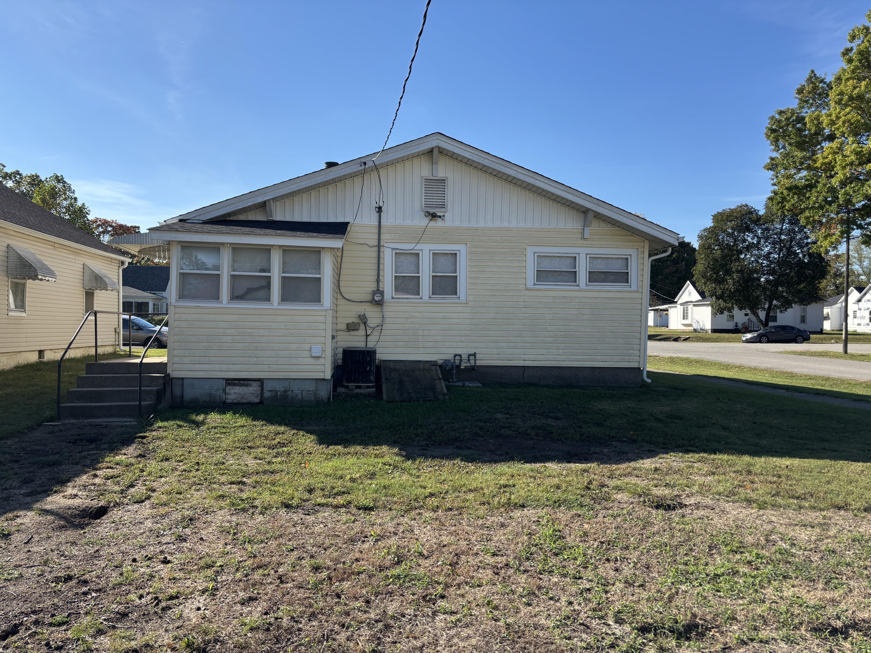 229 West College Street Property Photo 20