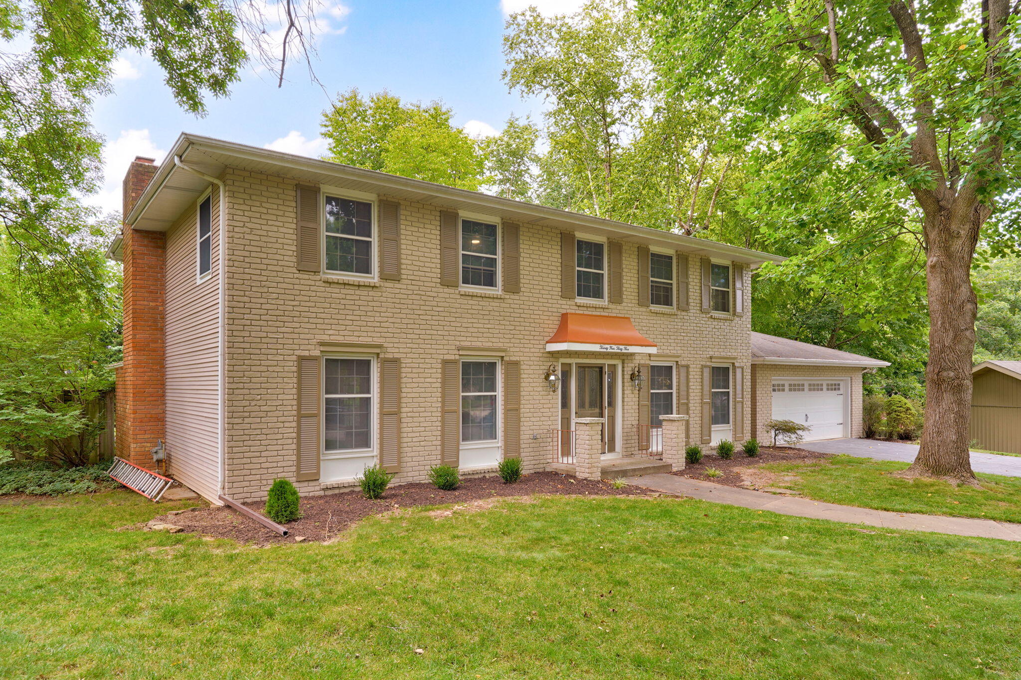 2435 East Michelle Place Property Photo 4