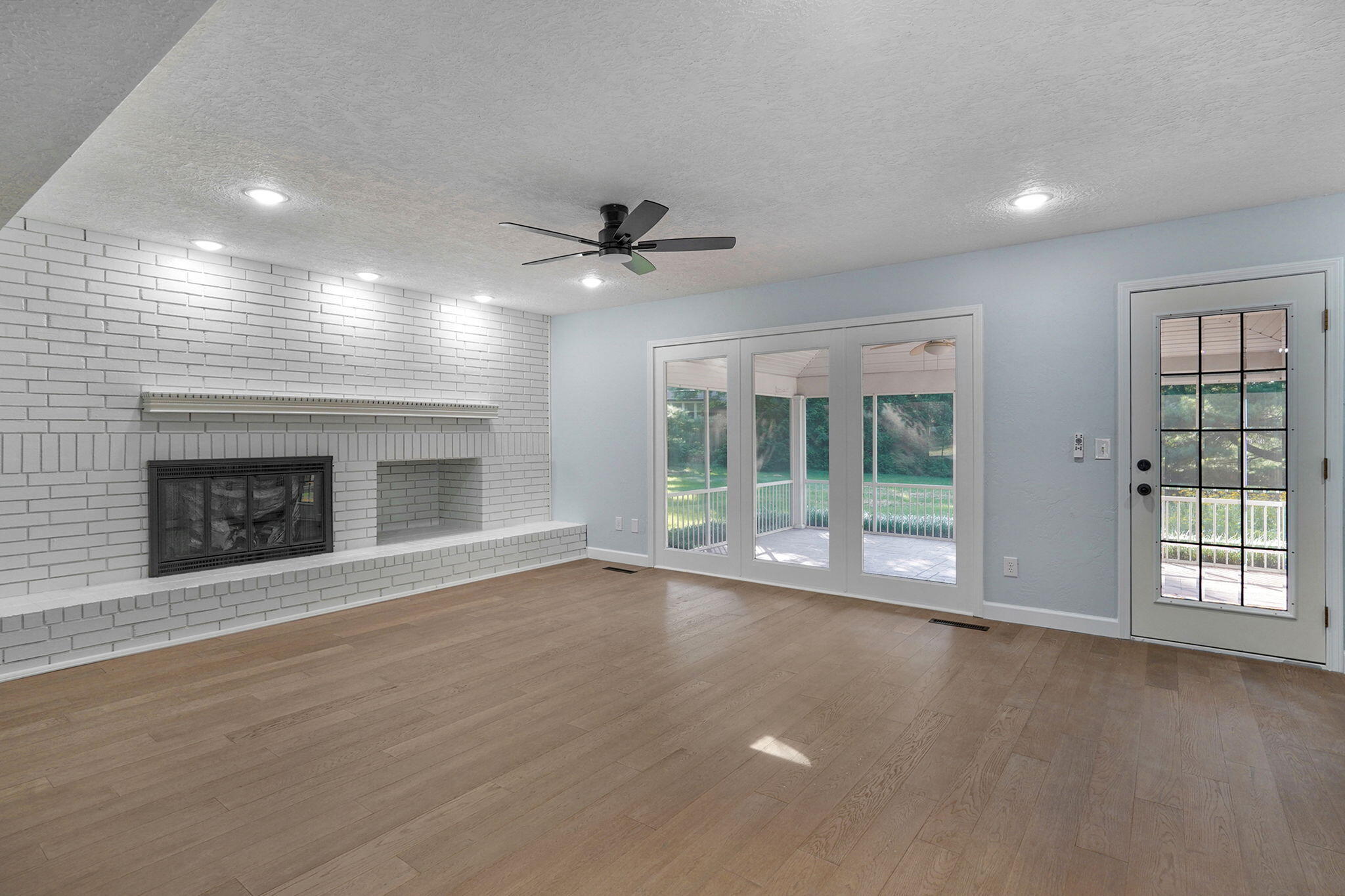 2435 East Michelle Place Property Photo 14