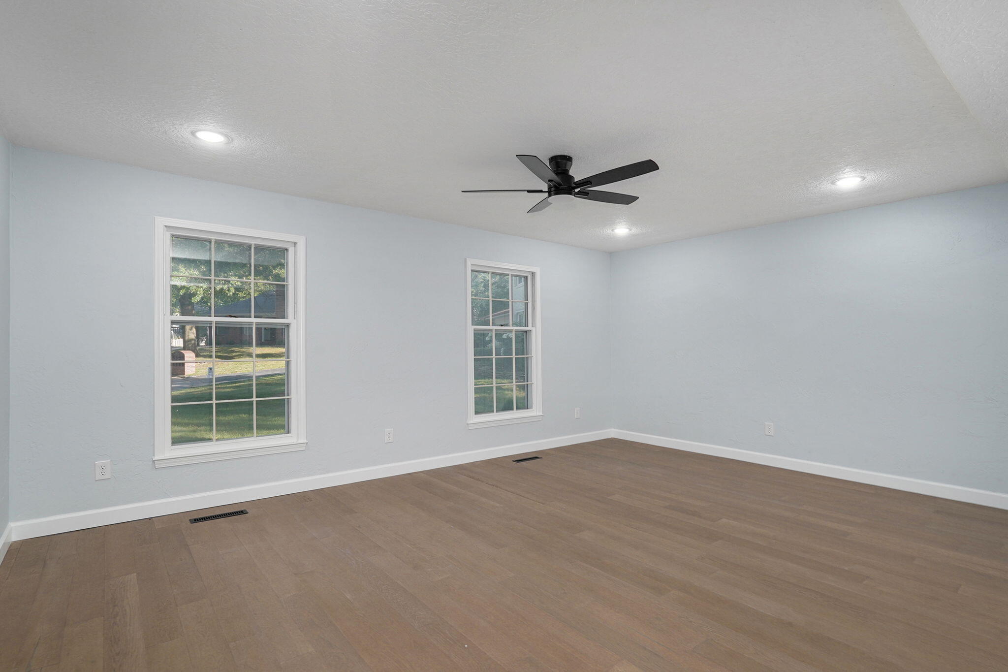 2435 East Michelle Place Property Photo 32