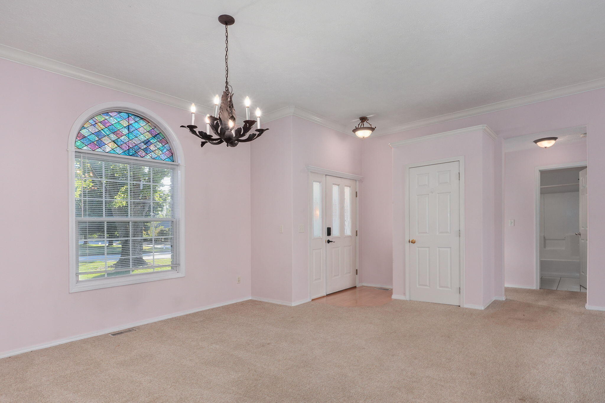 501 Sarah Court Property Photo 7