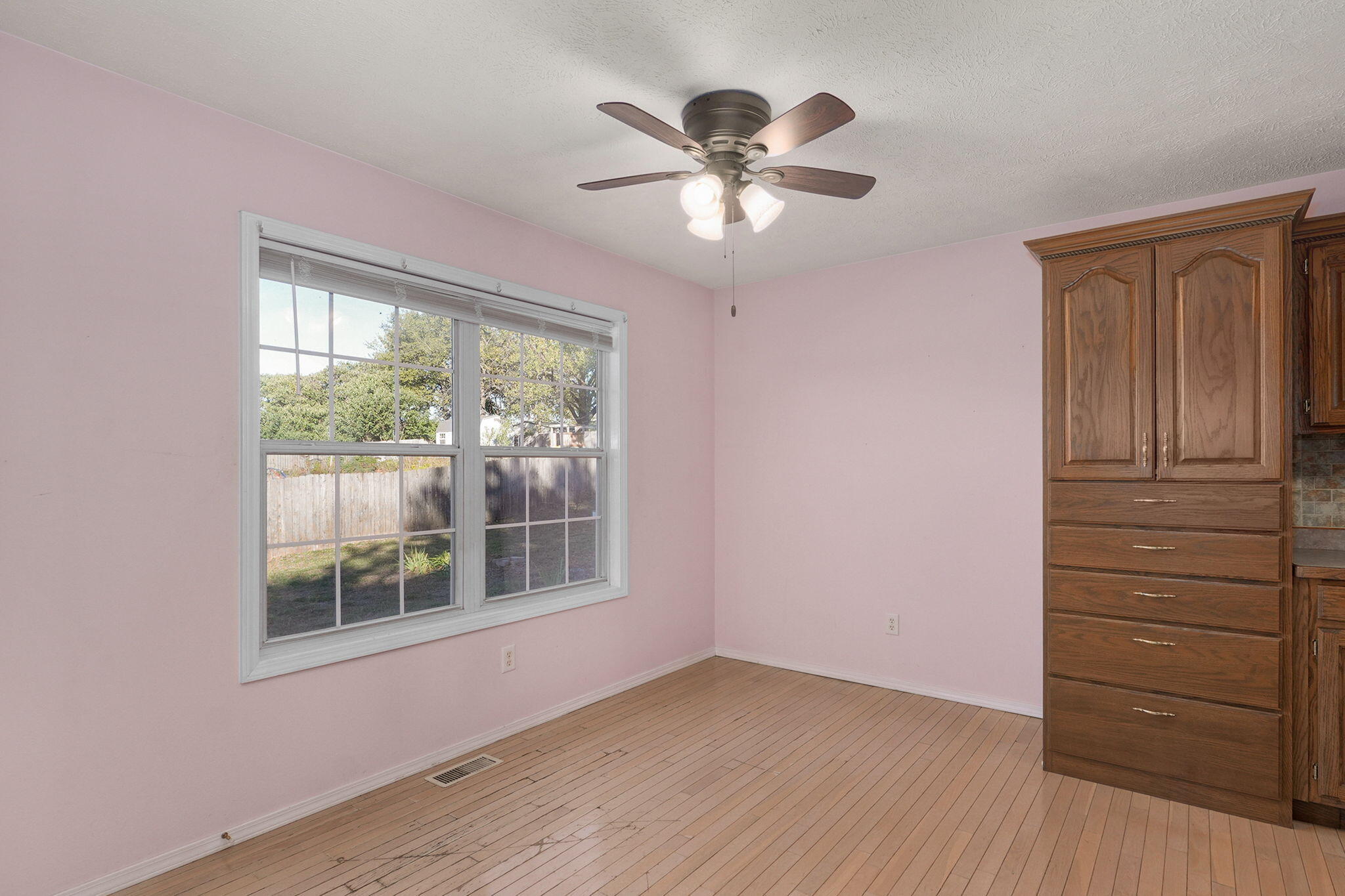 501 Sarah Court Property Photo 11