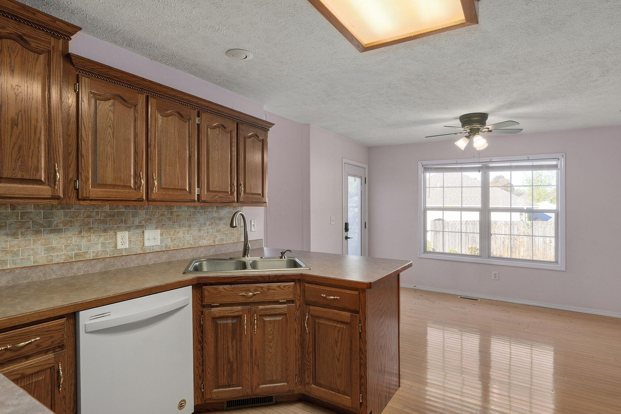 501 Sarah Court Property Photo 15
