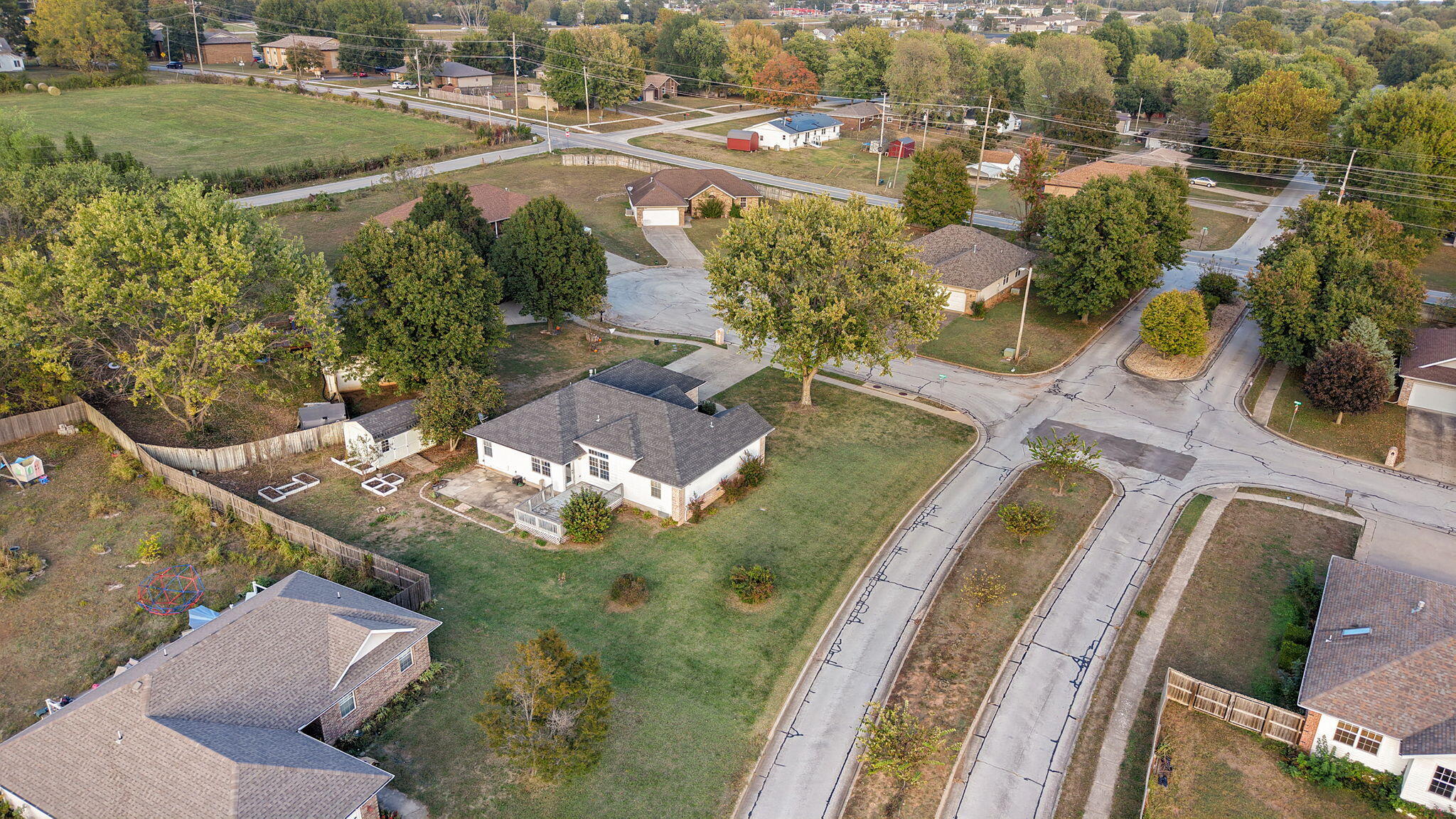 501 Sarah Court Property Photo 34