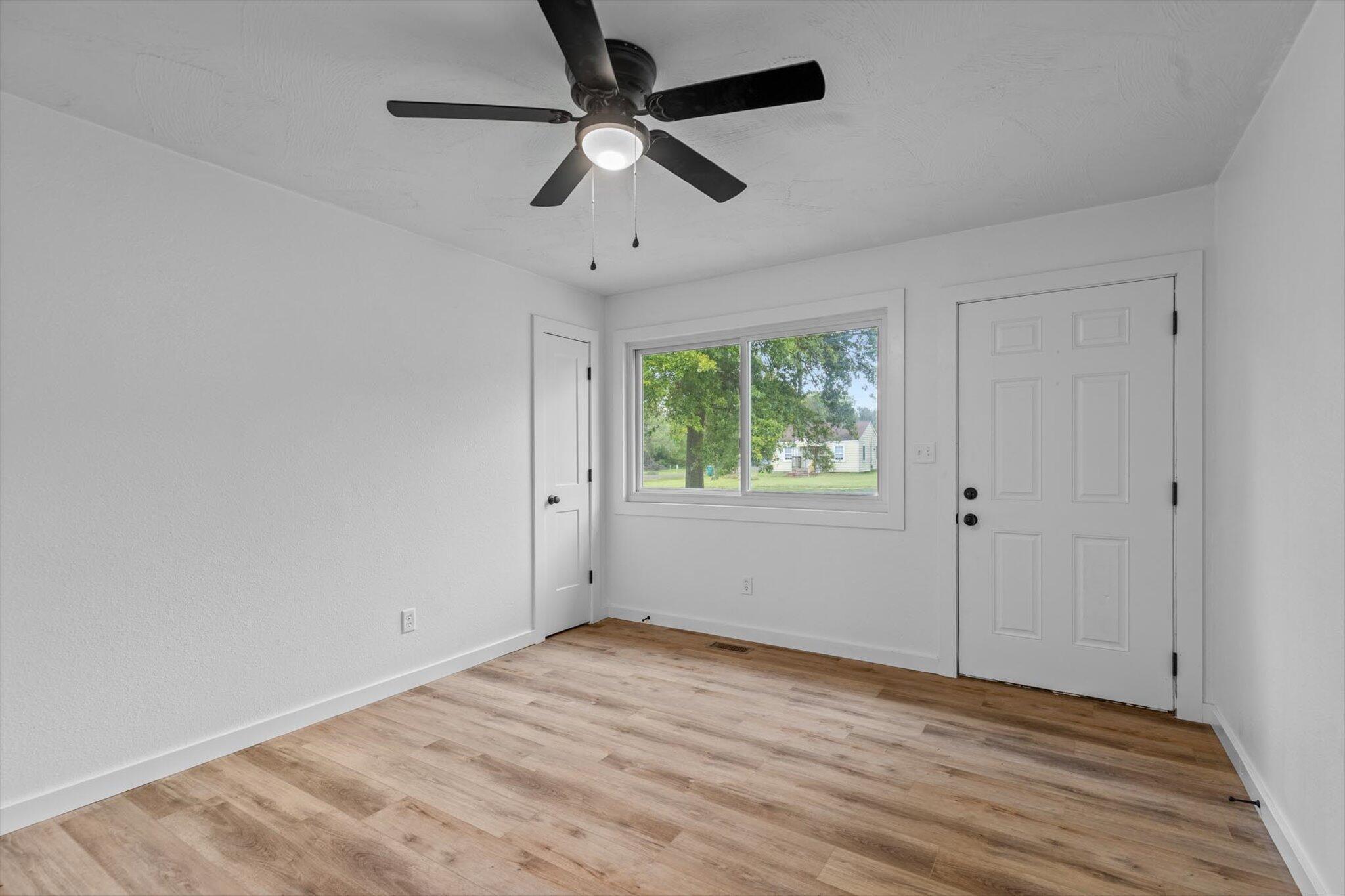 2750 West Walnut Street Property Photo 5