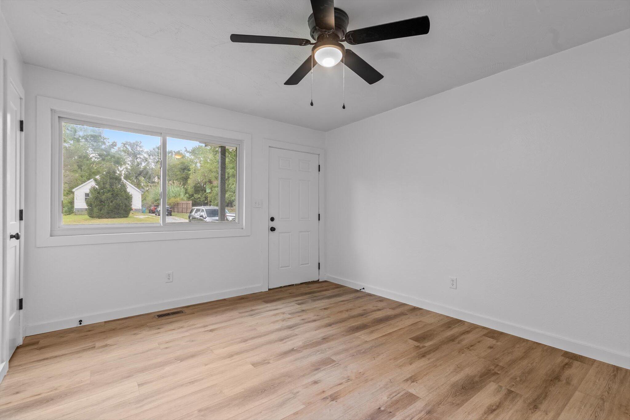 2750 West Walnut Street Property Photo 6