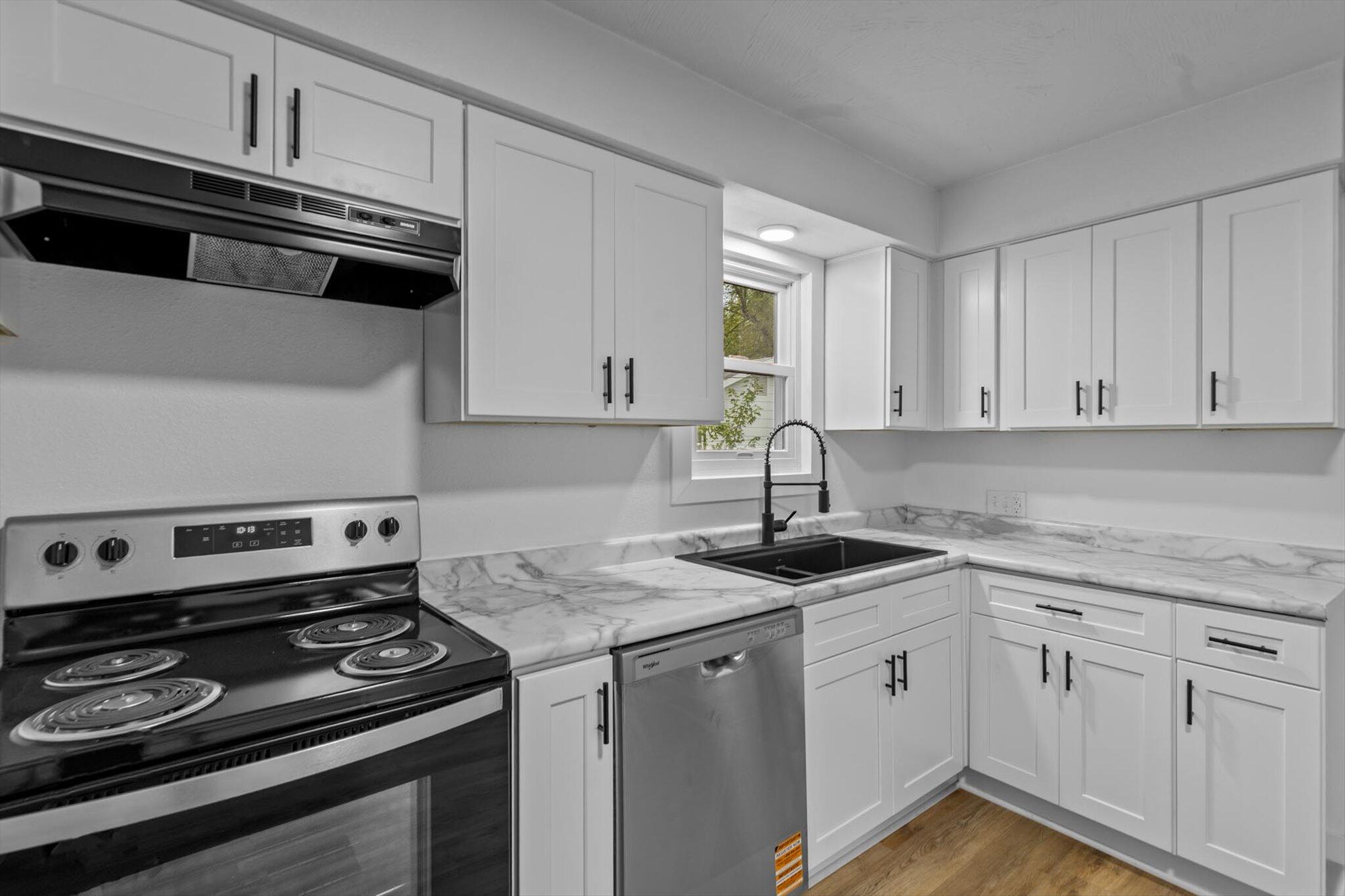 2750 West Walnut Street Property Photo 8