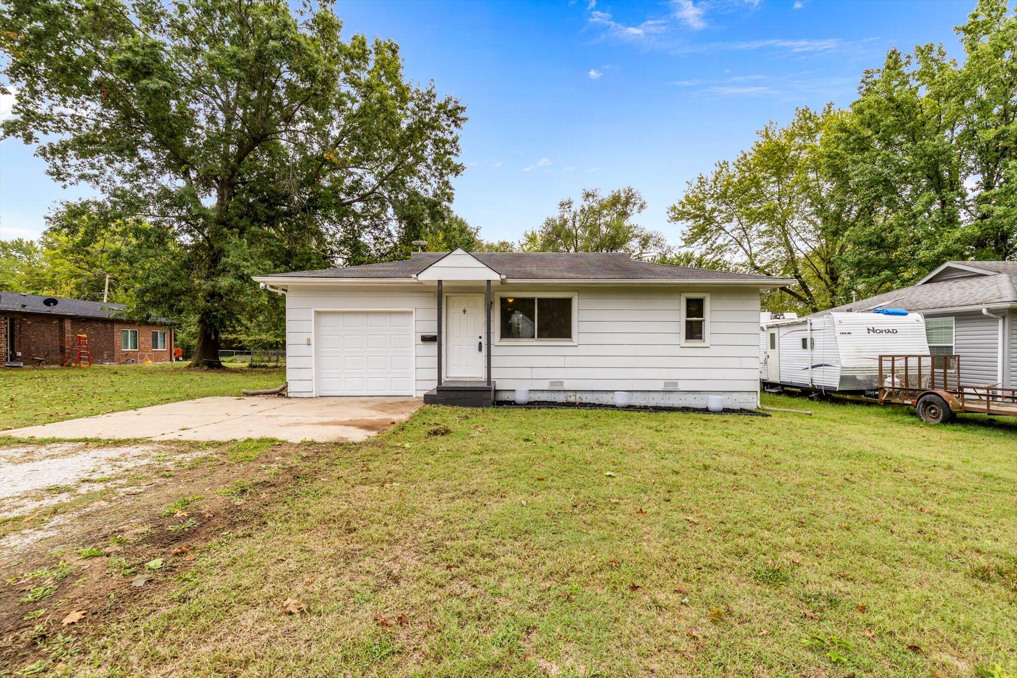 2750 West Walnut Street Property Photo 19