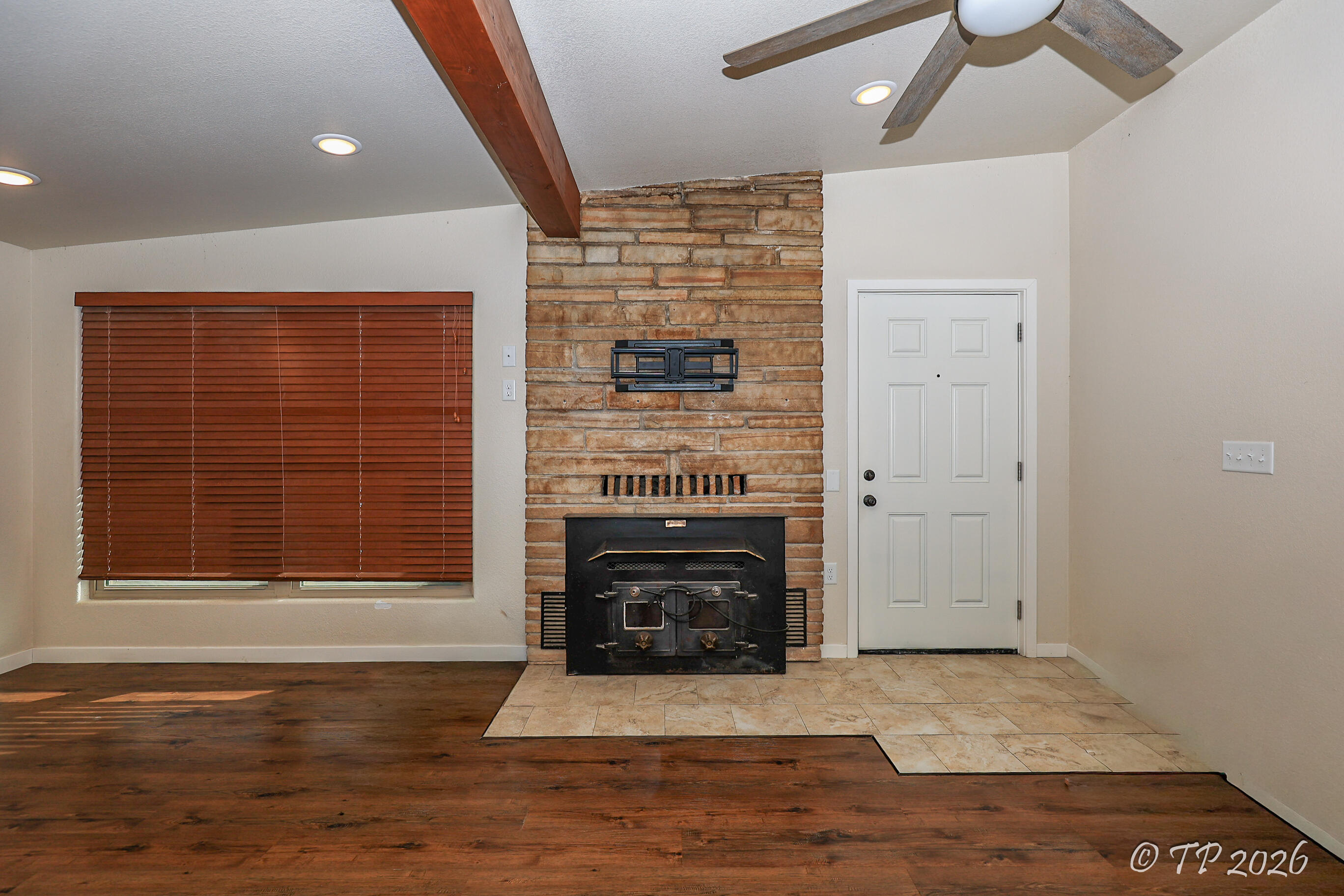 2455 County Road 4300 Property Photo 3
