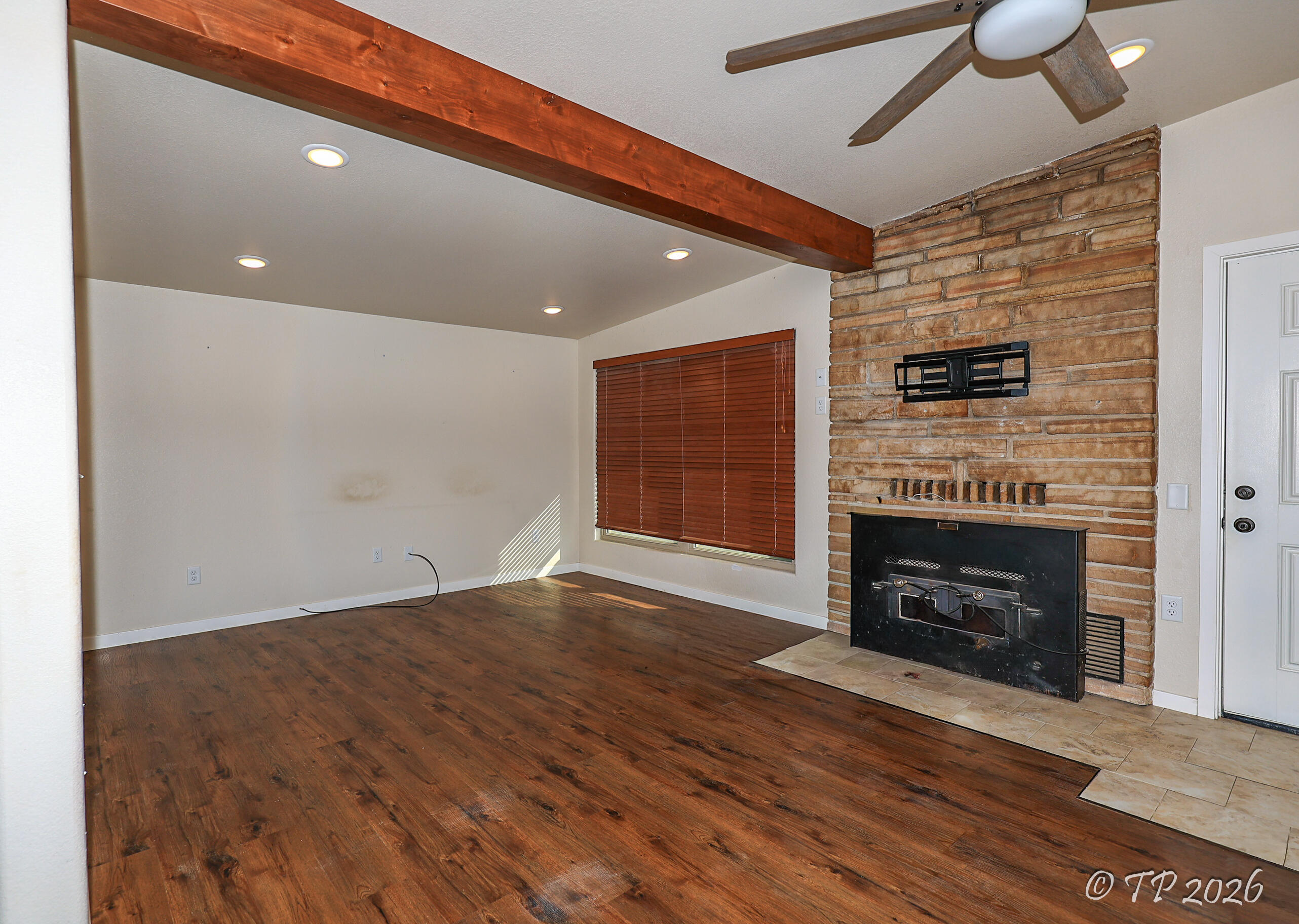 2455 County Road 4300 Property Photo 4